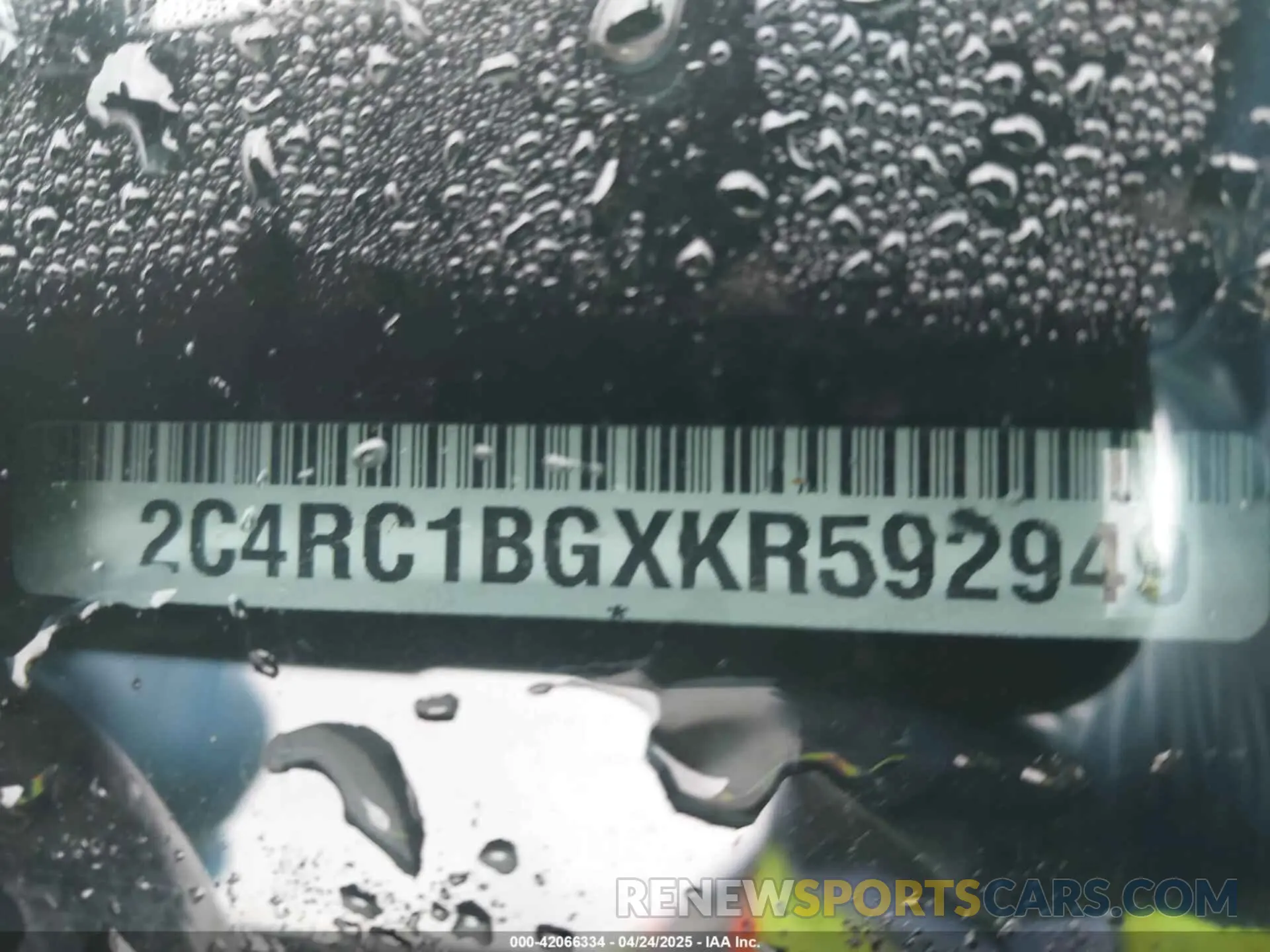 9 Photograph of a damaged car 2C4RC1BGXKR592949 CHRYSLER PACIFICA 2019