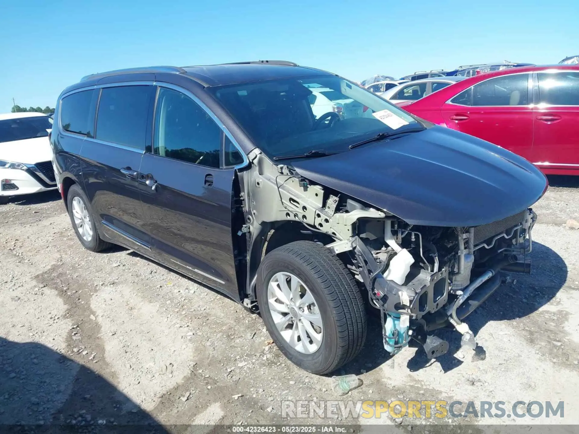 1 Фотография поврежденного автомобиля 2C4RC1BGXKR680562 CHRYSLER PACIFICA 2019