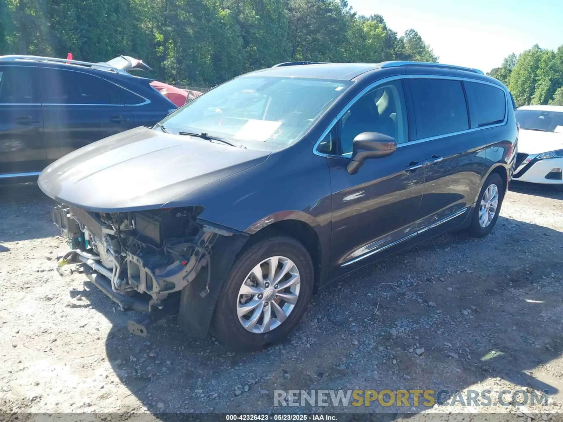 2 Фотография поврежденного автомобиля 2C4RC1BGXKR680562 CHRYSLER PACIFICA 2019