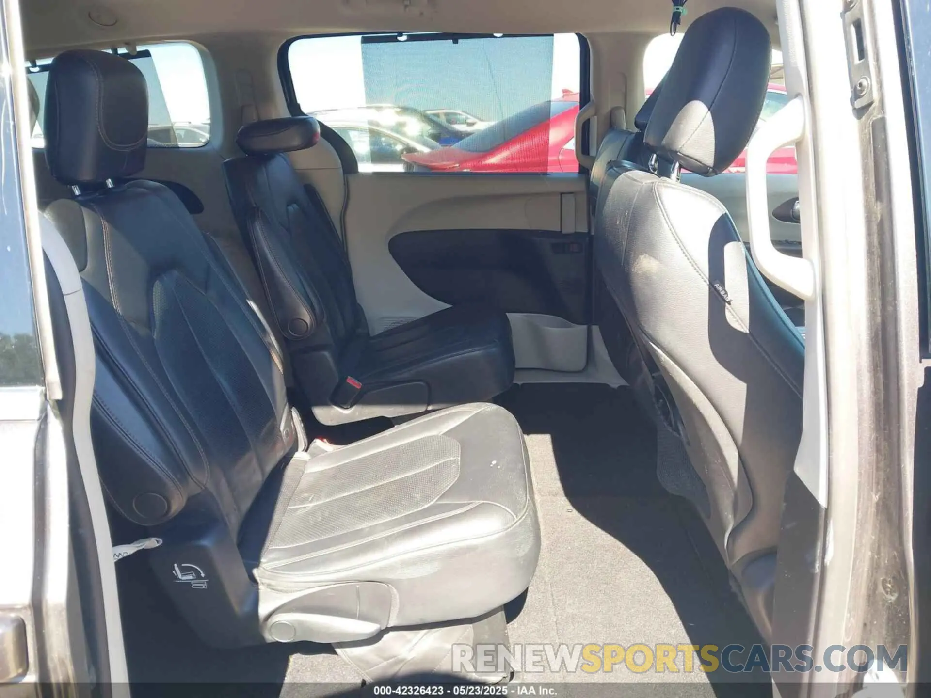 8 Фотография поврежденного автомобиля 2C4RC1BGXKR680562 CHRYSLER PACIFICA 2019