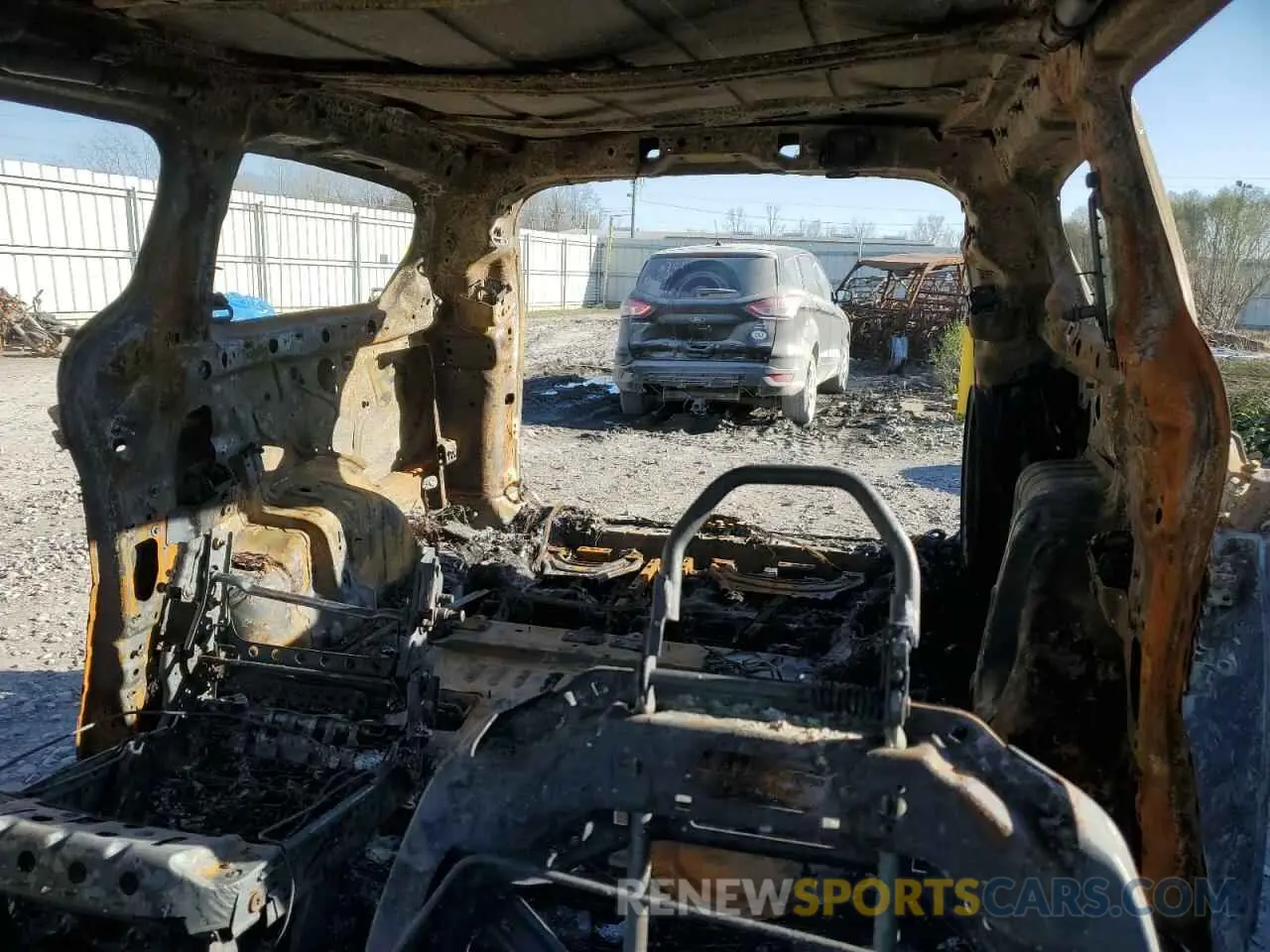 10 Photograph of a damaged car 2C4RC1BGXKR680674 CHRYSLER PACIFICA 2019