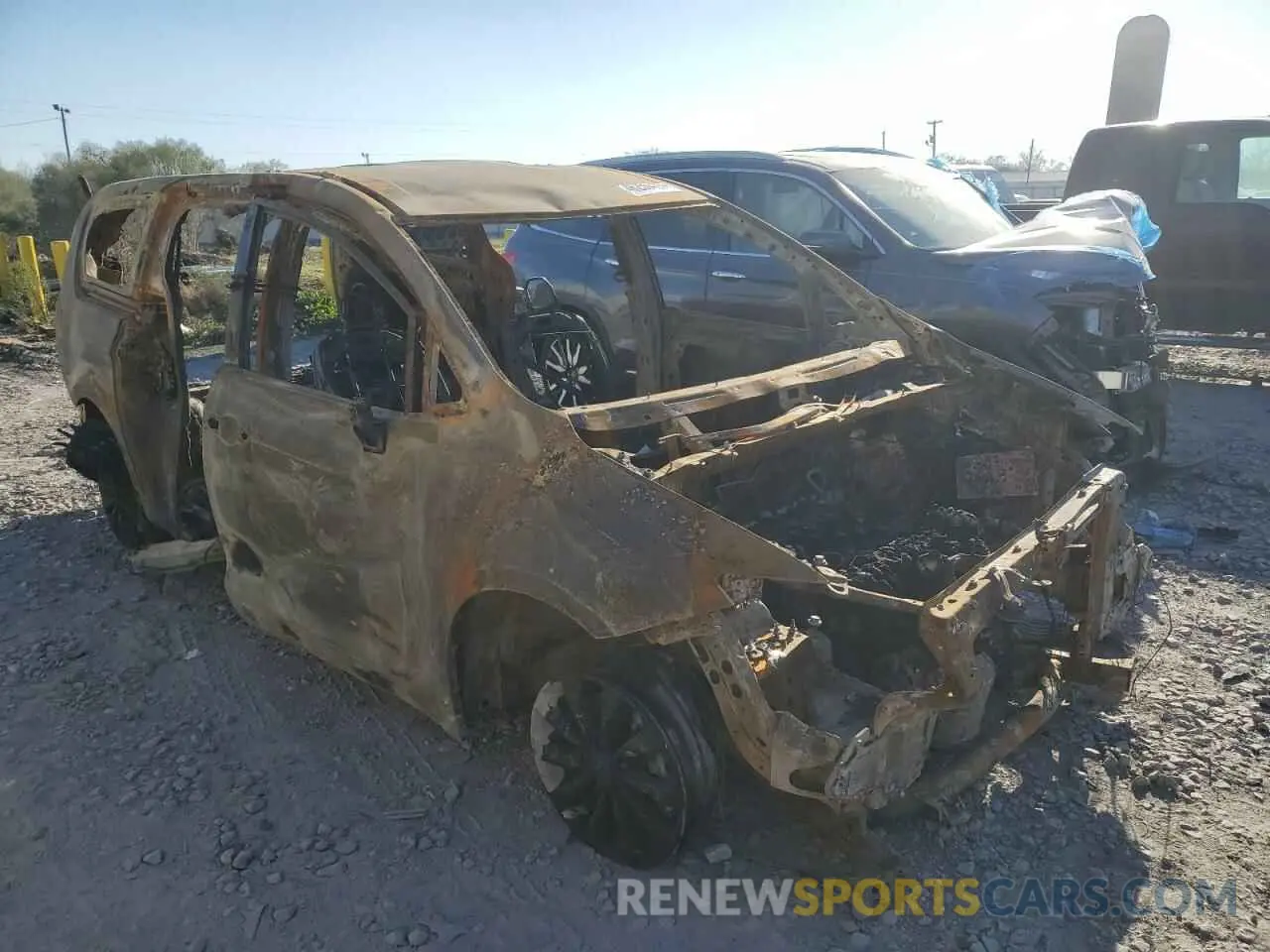 4 Photograph of a damaged car 2C4RC1BGXKR680674 CHRYSLER PACIFICA 2019