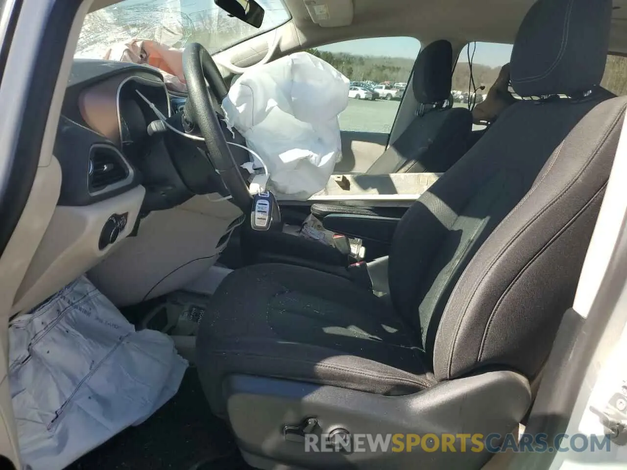 7 Photograph of a damaged car 2C4RC1CG1KR628428 CHRYSLER PACIFICA 2019