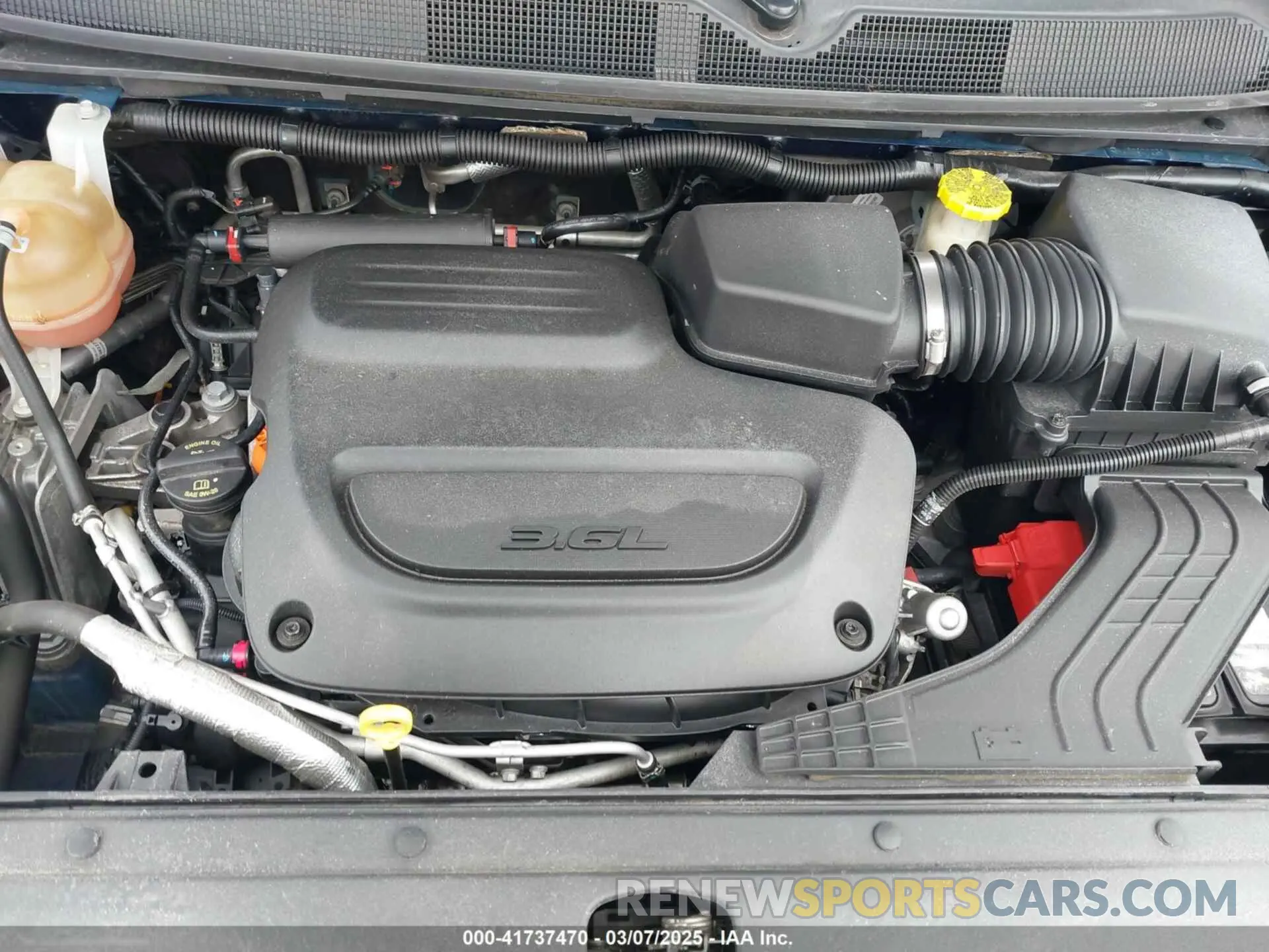 10 Photograph of a damaged car 2C4RC1CG7KR698323 CHRYSLER PACIFICA 2019