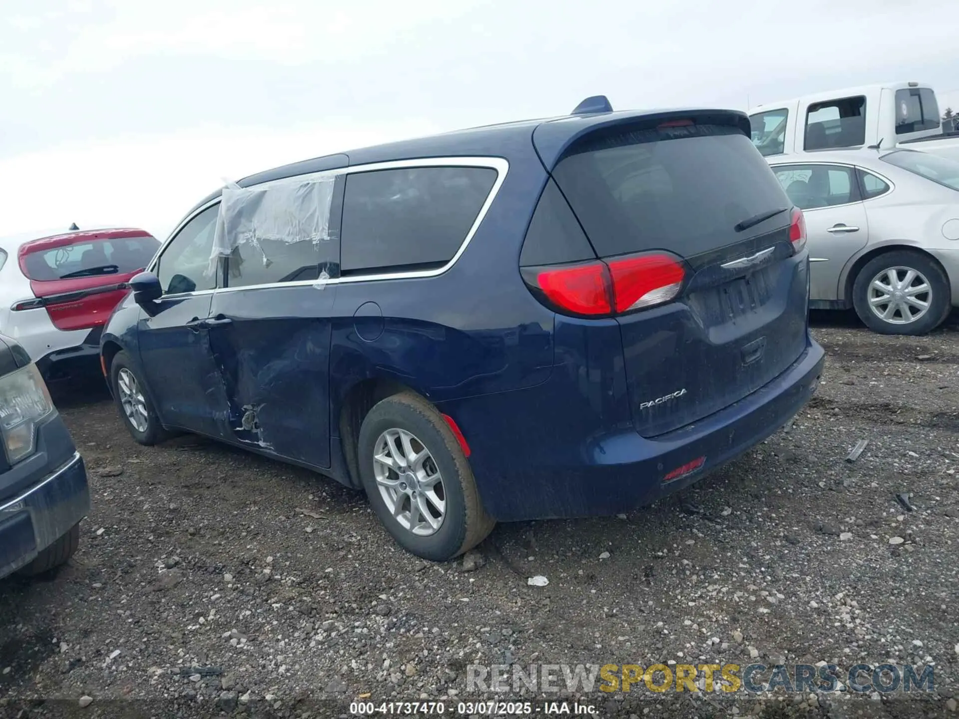 3 Photograph of a damaged car 2C4RC1CG7KR698323 CHRYSLER PACIFICA 2019