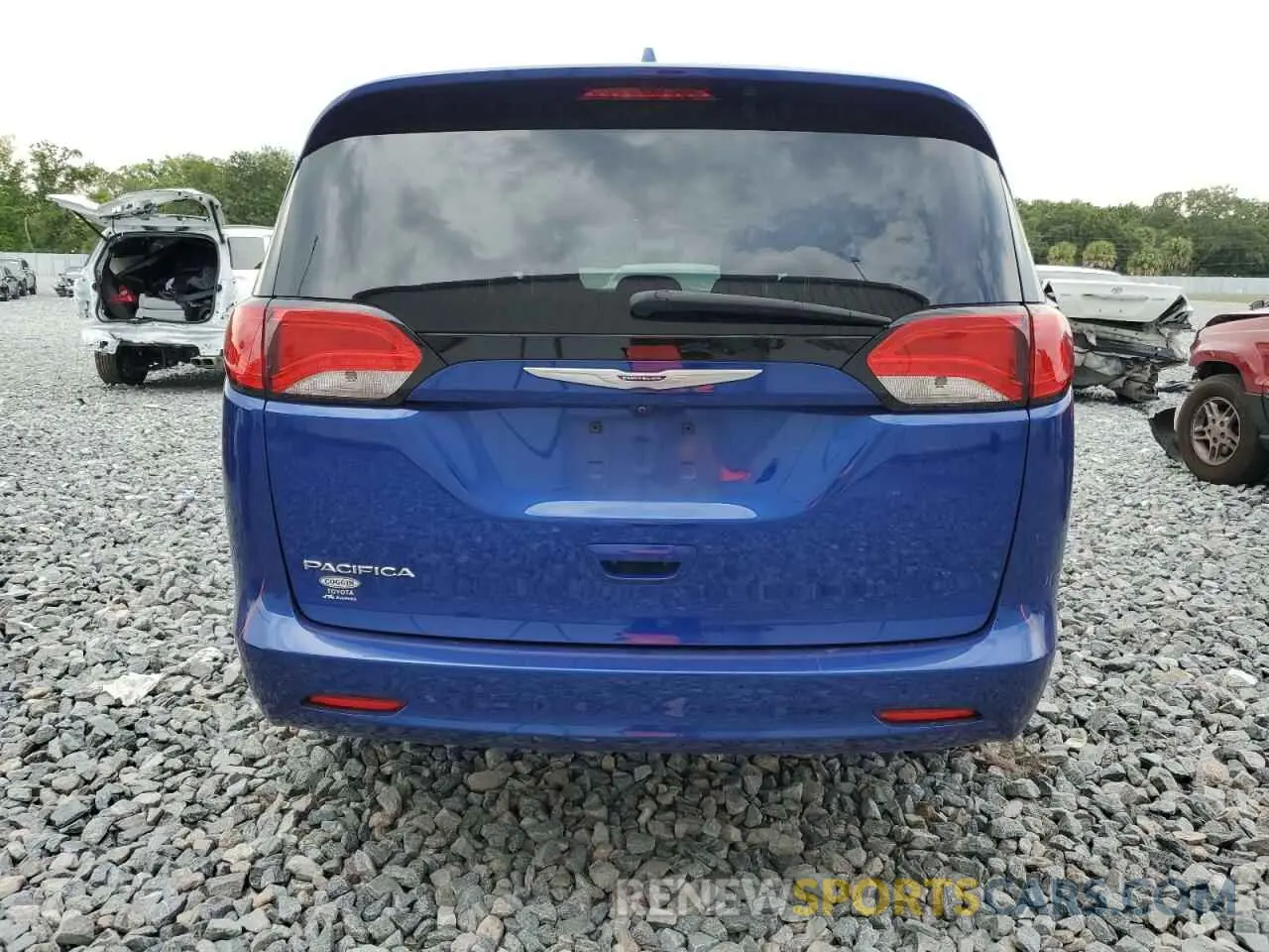 6 Photograph of a damaged car 2C4RC1CG8KR698542 CHRYSLER PACIFICA 2019