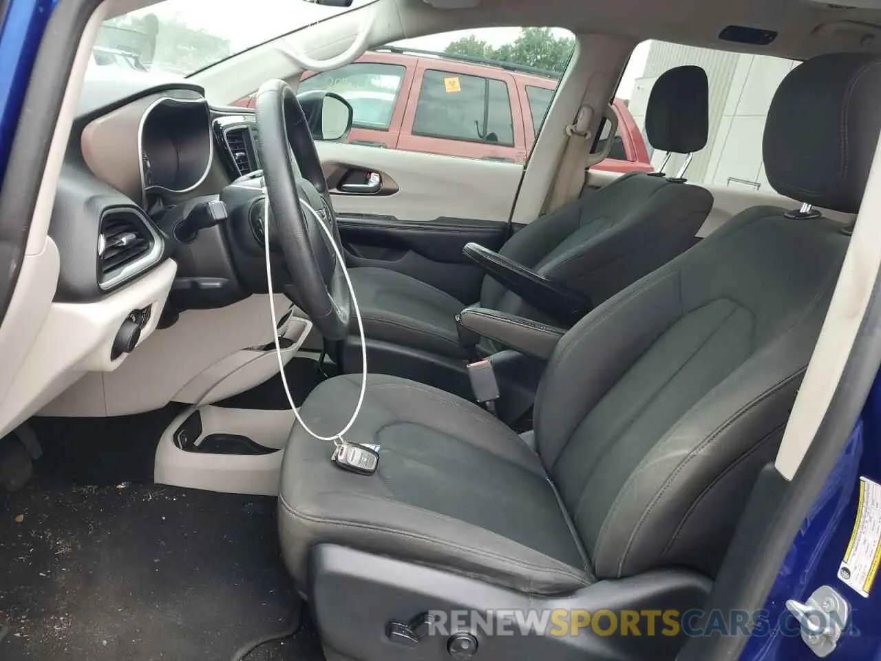 7 Photograph of a damaged car 2C4RC1CG8KR698542 CHRYSLER PACIFICA 2019