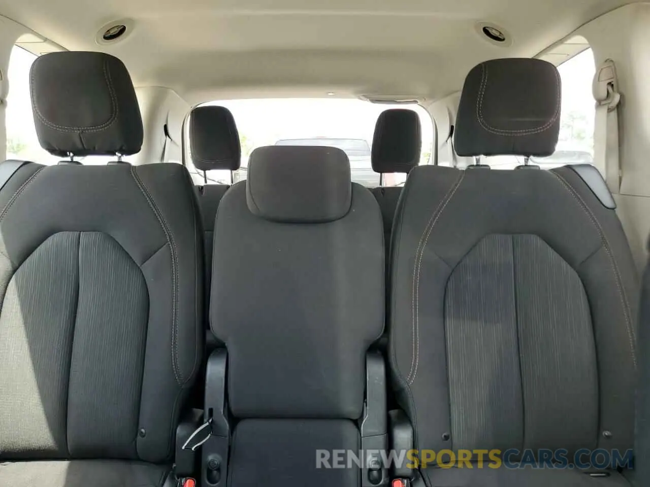 10 Photograph of a damaged car 2C4RC1CG9KR594108 CHRYSLER PACIFICA 2019
