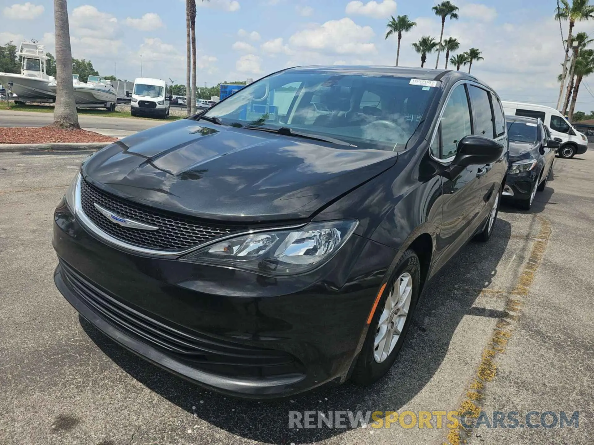 19 Photograph of a damaged car 2C4RC1DG6KR561193 CHRYSLER PACIFICA 2019