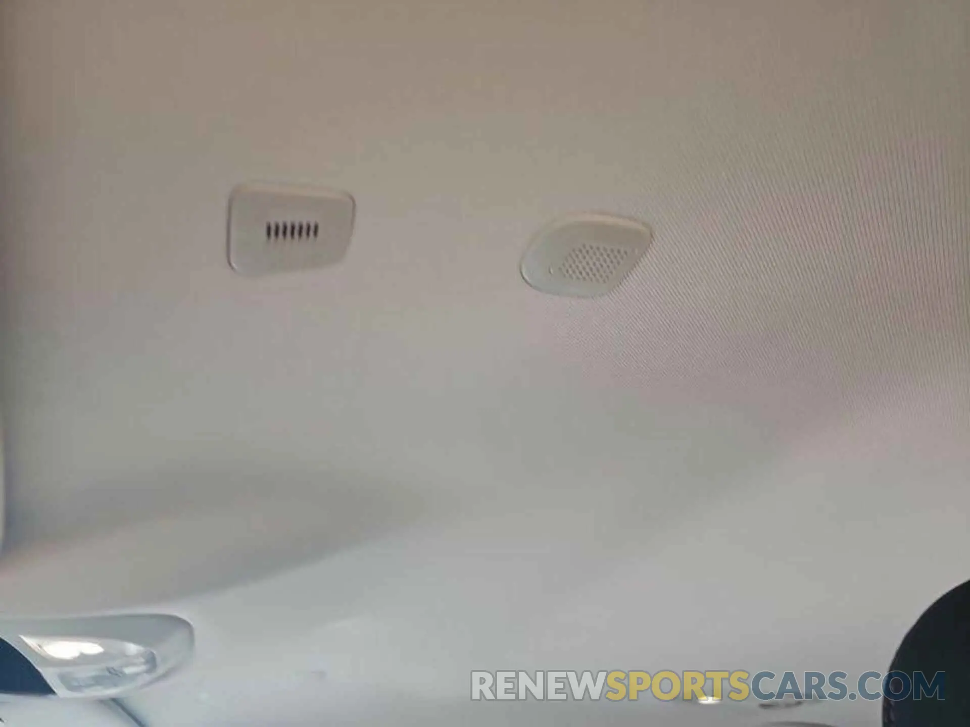 4 Photograph of a damaged car 2C4RC1DG6KR561193 CHRYSLER PACIFICA 2019