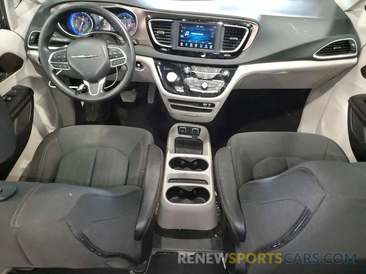 8 Фотография поврежденного автомобиля 2C4RC1DG6KR592766 CHRYSLER PACIFICA 2019