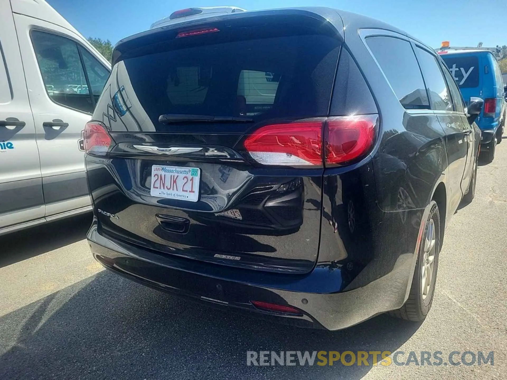 16 Photograph of a damaged car 2C4RC1DG9KR652121 CHRYSLER PACIFICA 2019