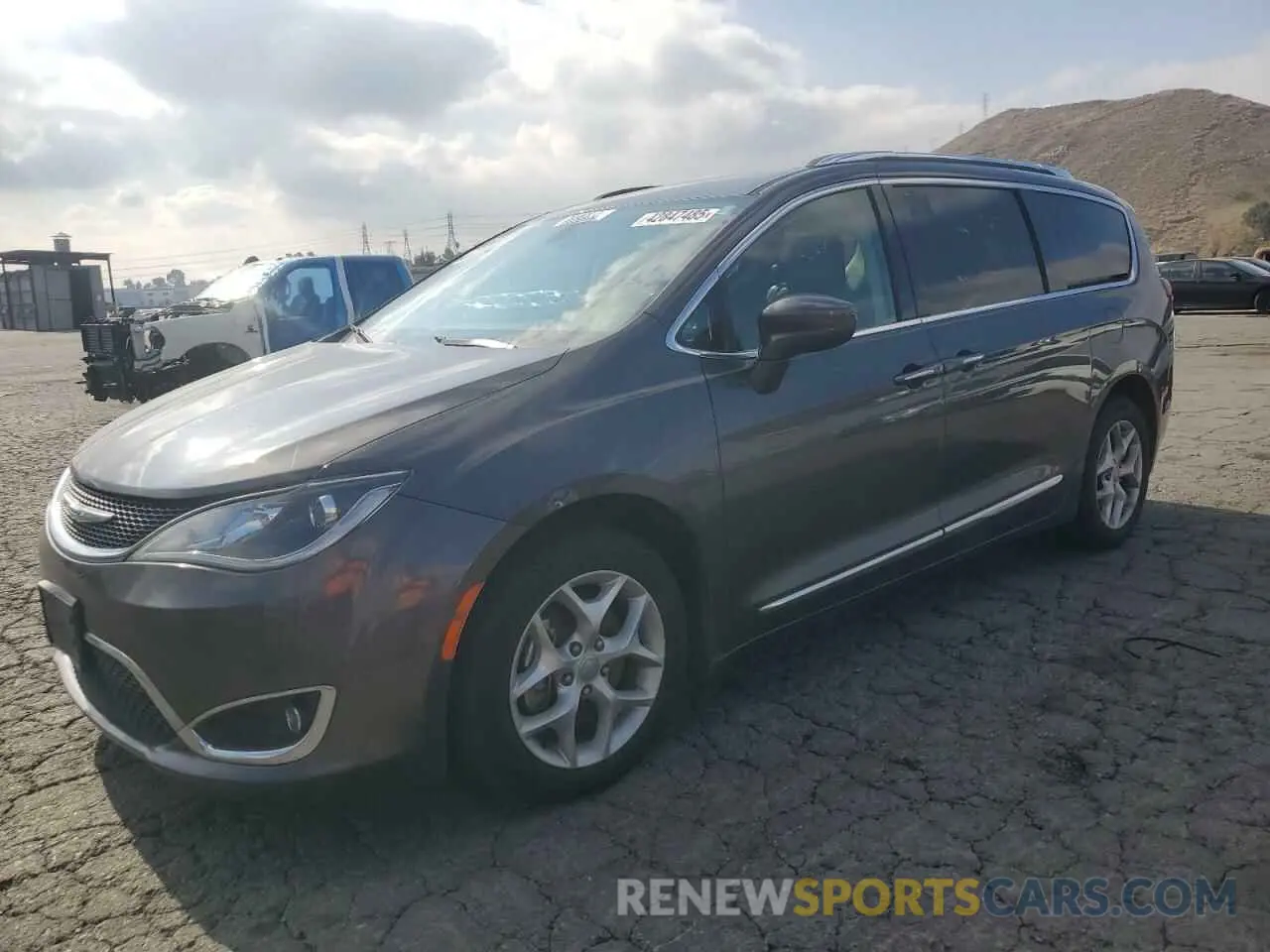 1 Фотография поврежденного автомобиля 2C4RC1EG1KR570527 CHRYSLER PACIFICA 2019