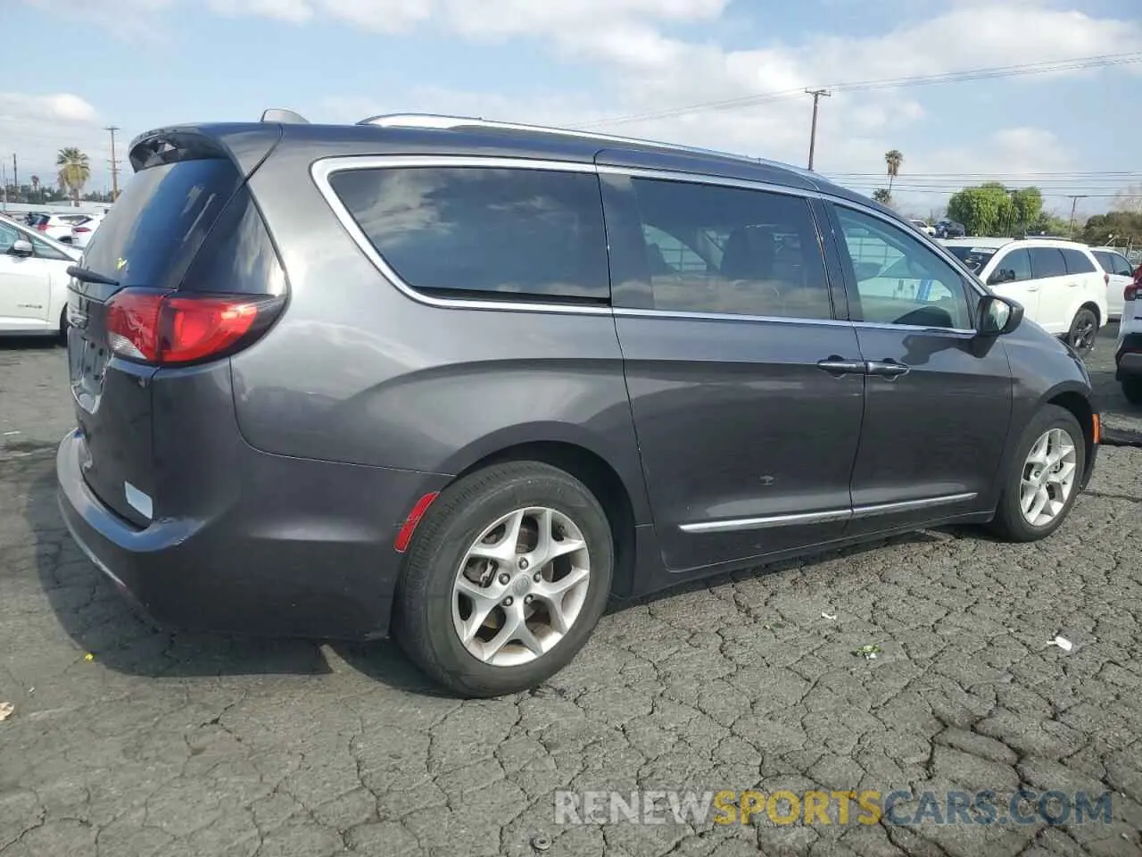 3 Фотография поврежденного автомобиля 2C4RC1EG1KR570527 CHRYSLER PACIFICA 2019