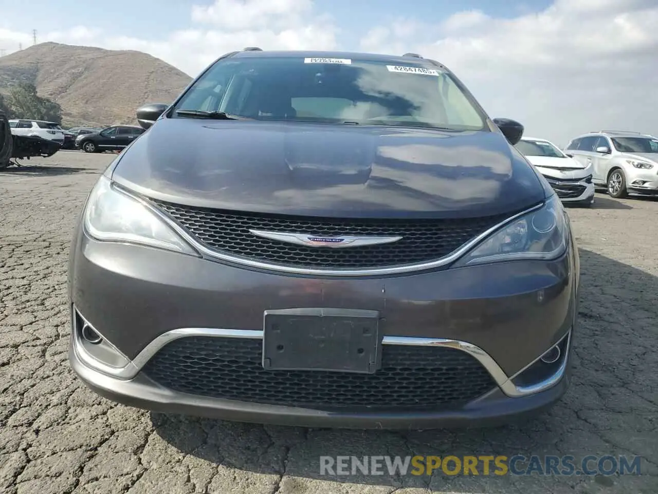 5 Фотография поврежденного автомобиля 2C4RC1EG1KR570527 CHRYSLER PACIFICA 2019