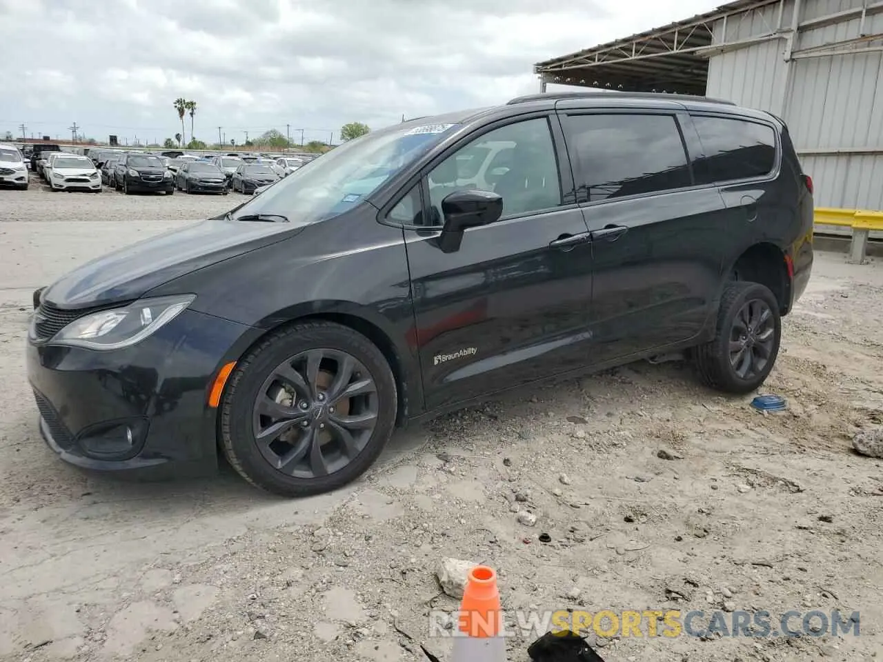 1 Photograph of a damaged car 2C4RC1EG1KR627969 CHRYSLER PACIFICA 2019