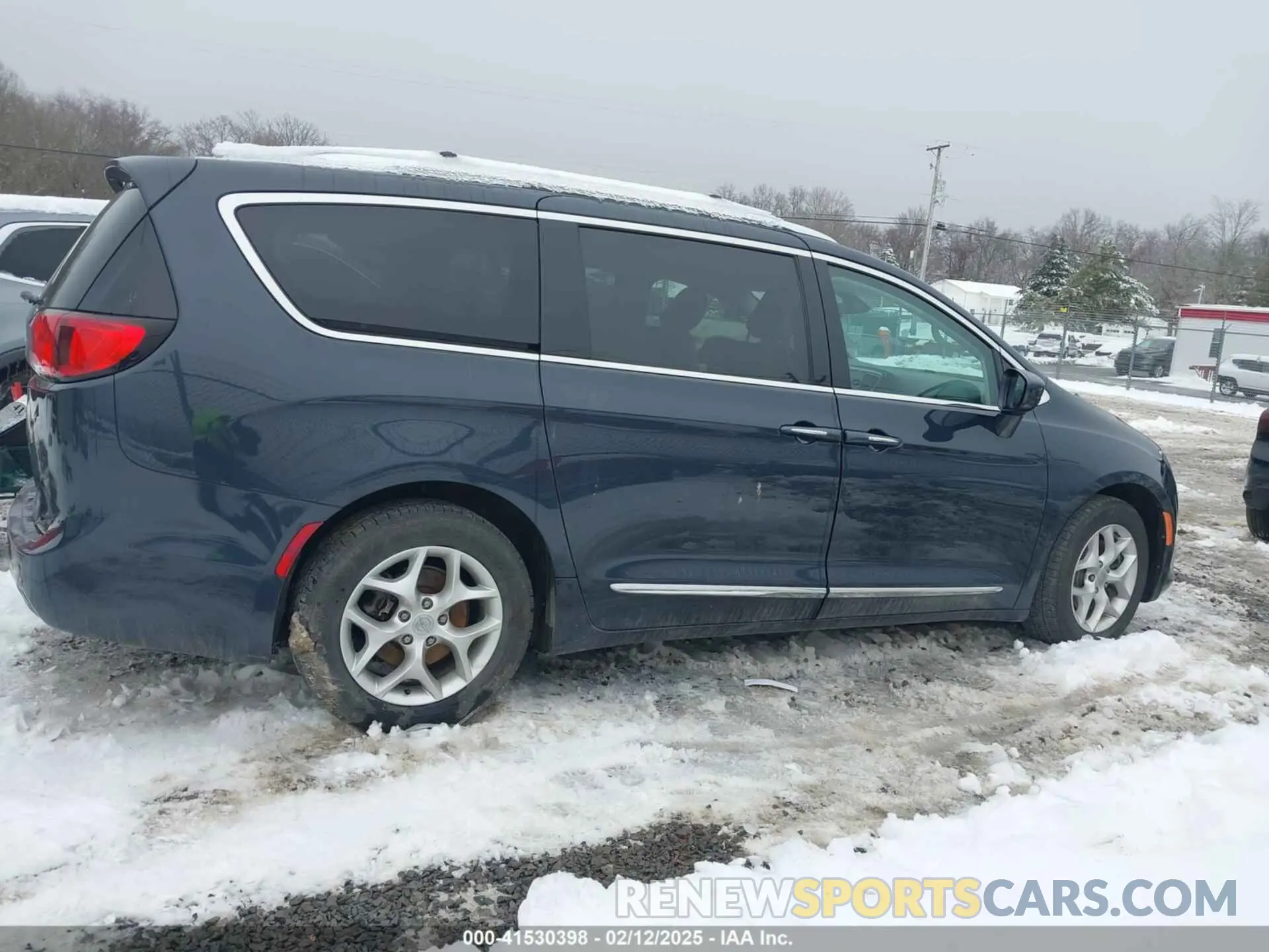 13 Photograph of a damaged car 2C4RC1EG1KR733645 CHRYSLER PACIFICA 2019