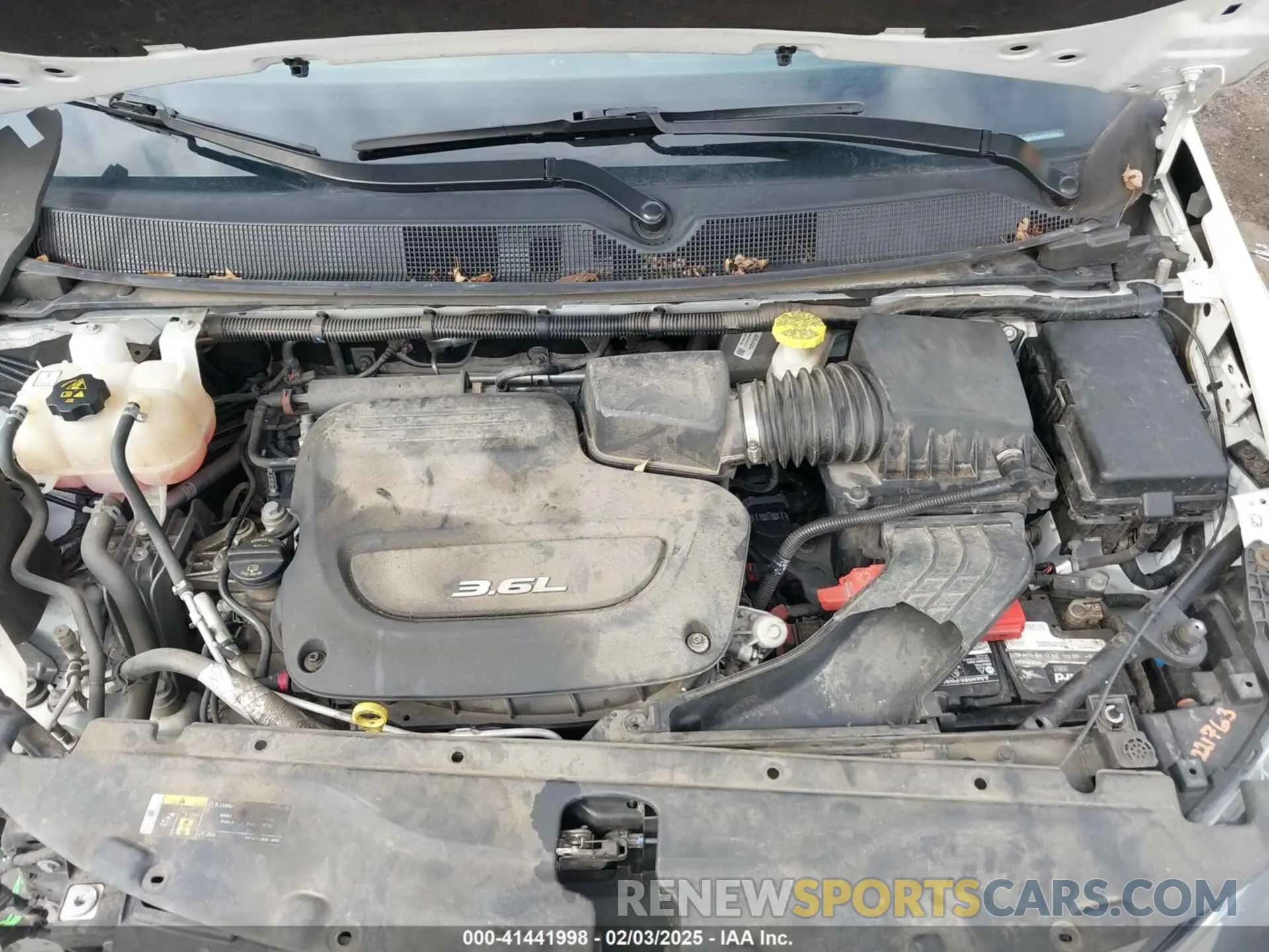 10 Photograph of a damaged car 2C4RC1EG5KR505566 CHRYSLER PACIFICA 2019