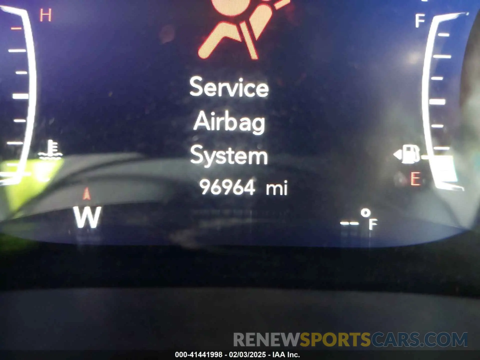 16 Photograph of a damaged car 2C4RC1EG5KR505566 CHRYSLER PACIFICA 2019