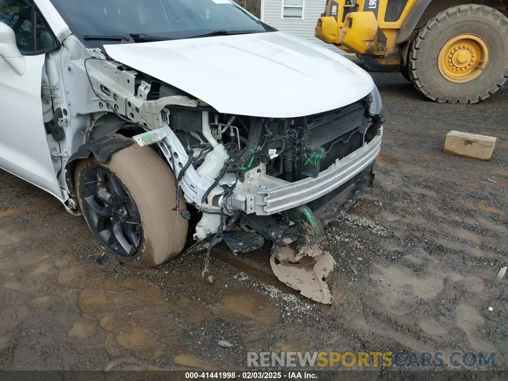 6 Photograph of a damaged car 2C4RC1EG5KR505566 CHRYSLER PACIFICA 2019