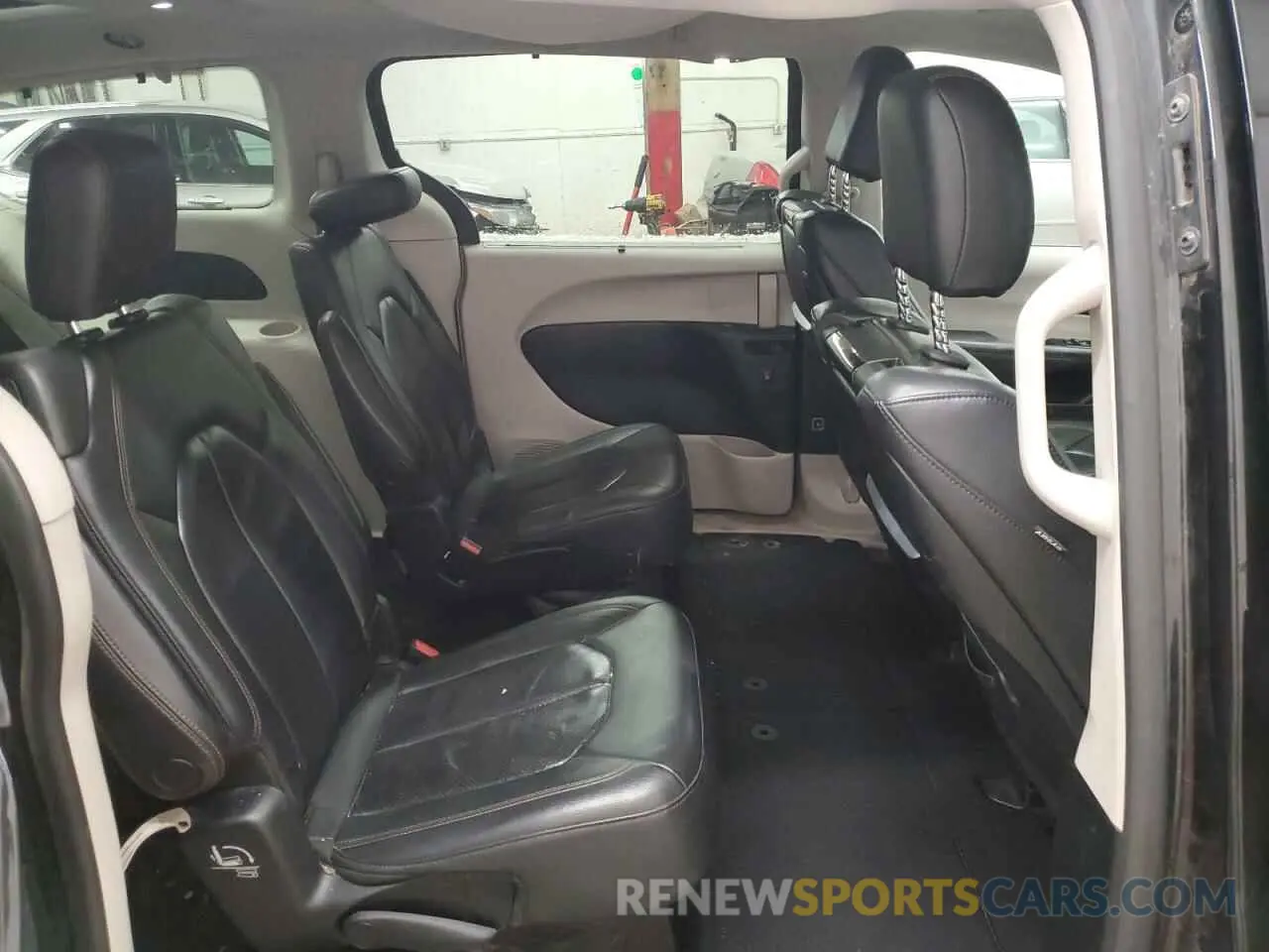 11 Фотография поврежденного автомобиля 2C4RC1EG6KR604641 CHRYSLER PACIFICA 2019