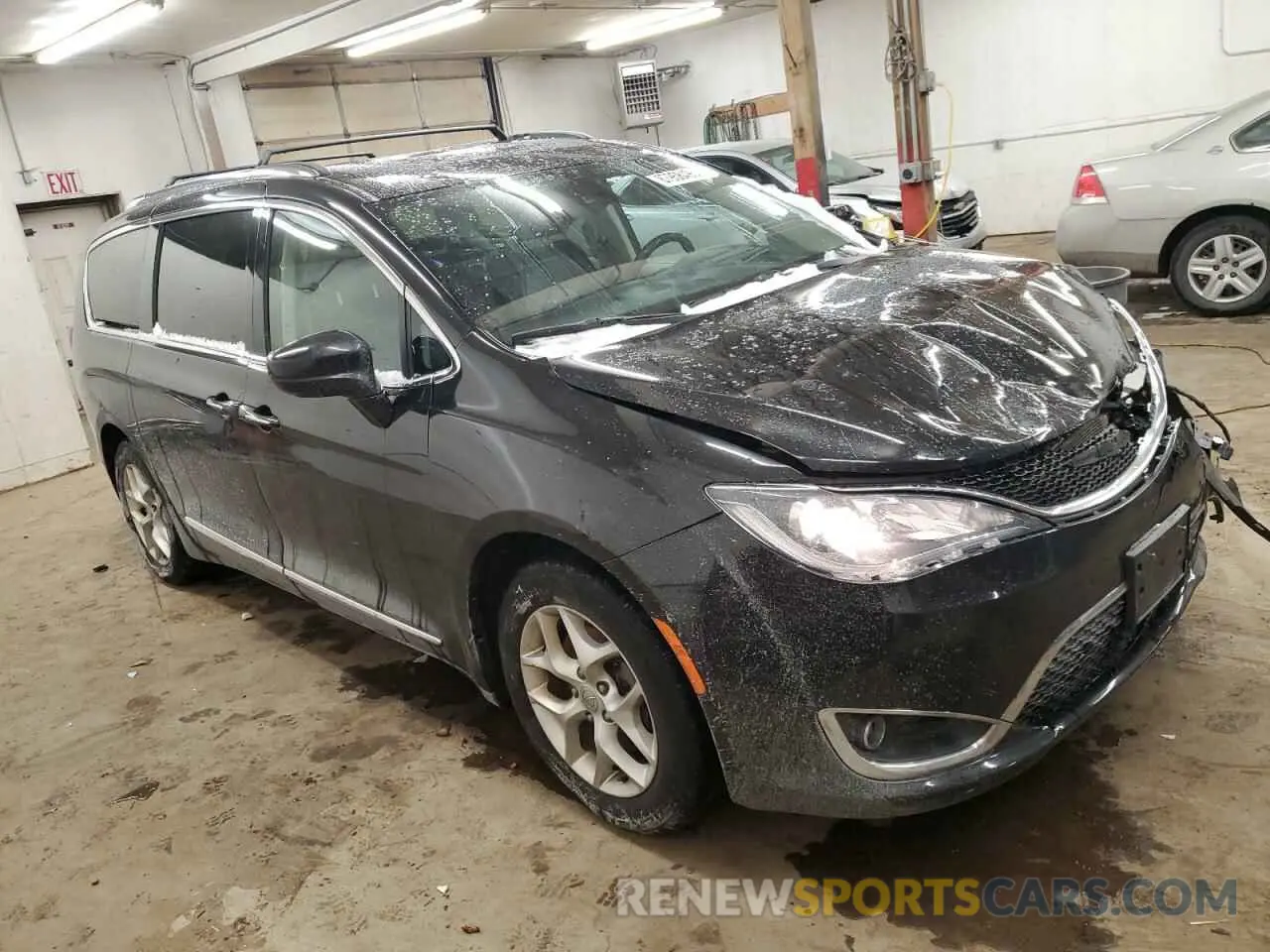 4 Фотография поврежденного автомобиля 2C4RC1EG6KR604641 CHRYSLER PACIFICA 2019