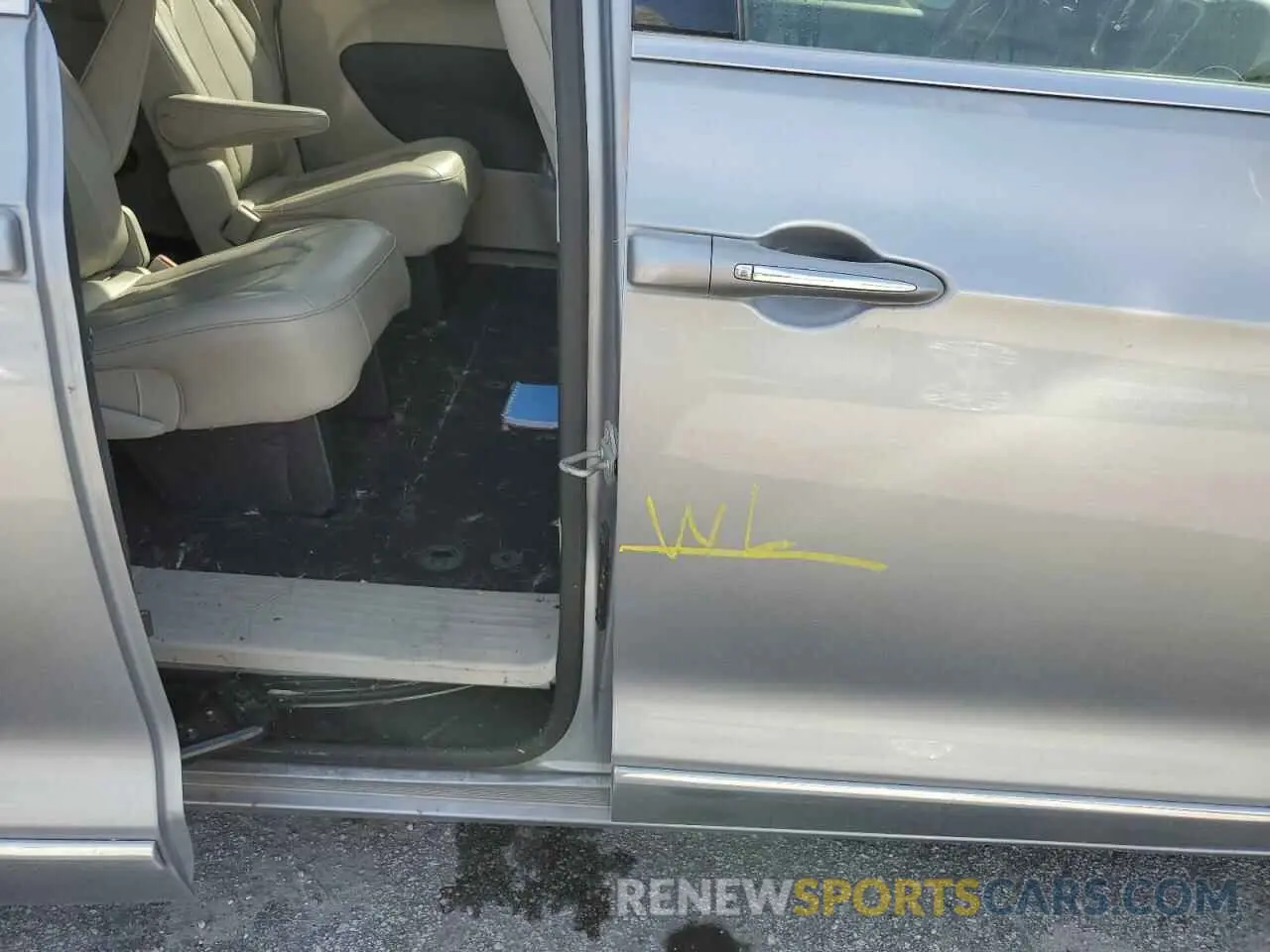 13 Photograph of a damaged car 2C4RC1EG7KR588045 CHRYSLER PACIFICA 2019