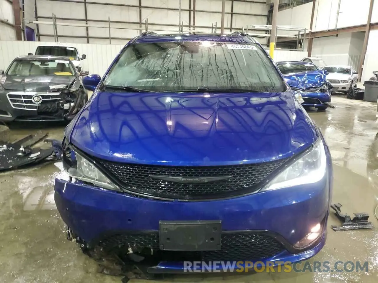 5 Photograph of a damaged car 2C4RC1EG9KR644096 CHRYSLER PACIFICA 2019