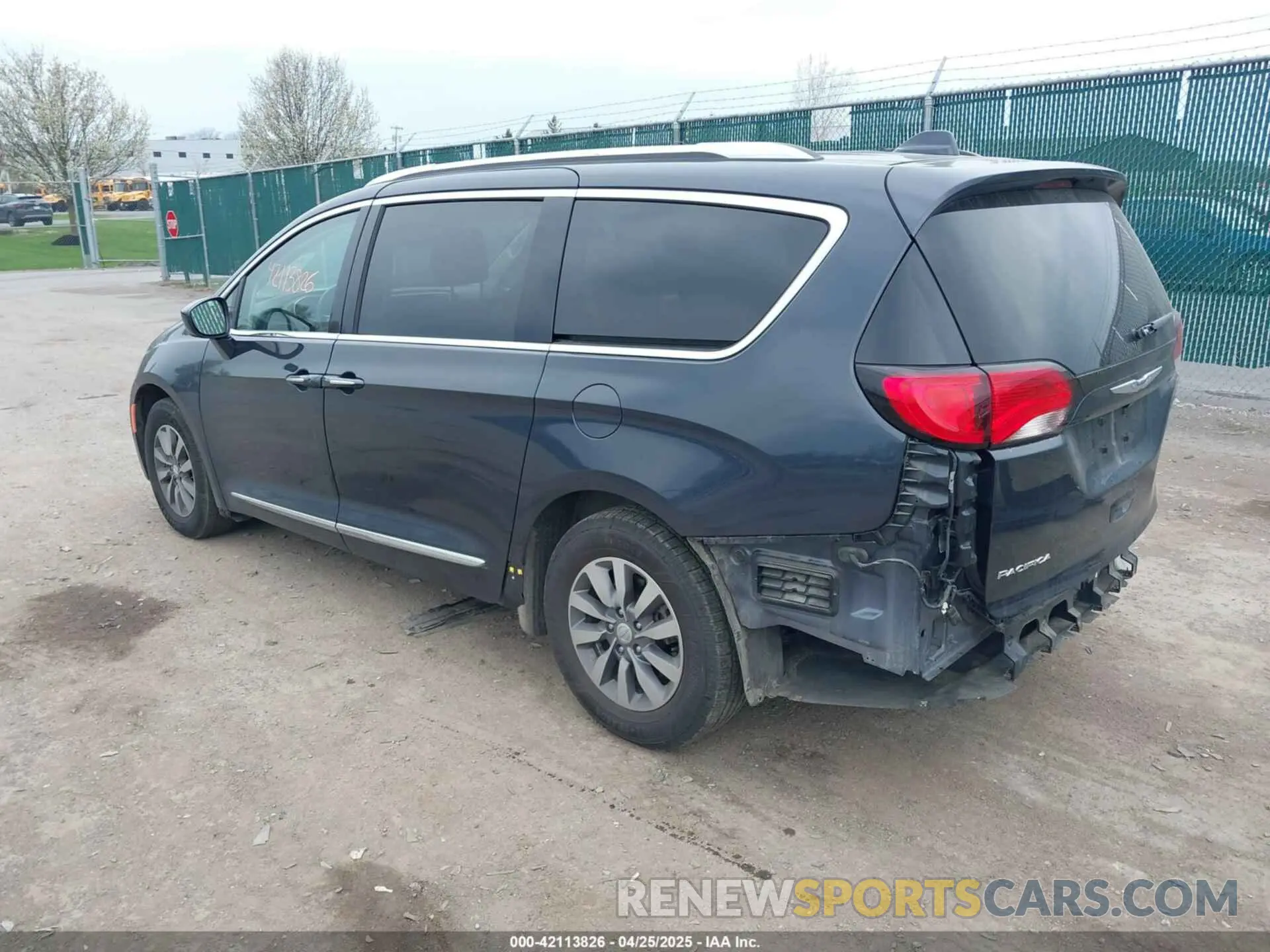 3 Фотография поврежденного автомобиля 2C4RC1EGXKR708906 CHRYSLER PACIFICA 2019