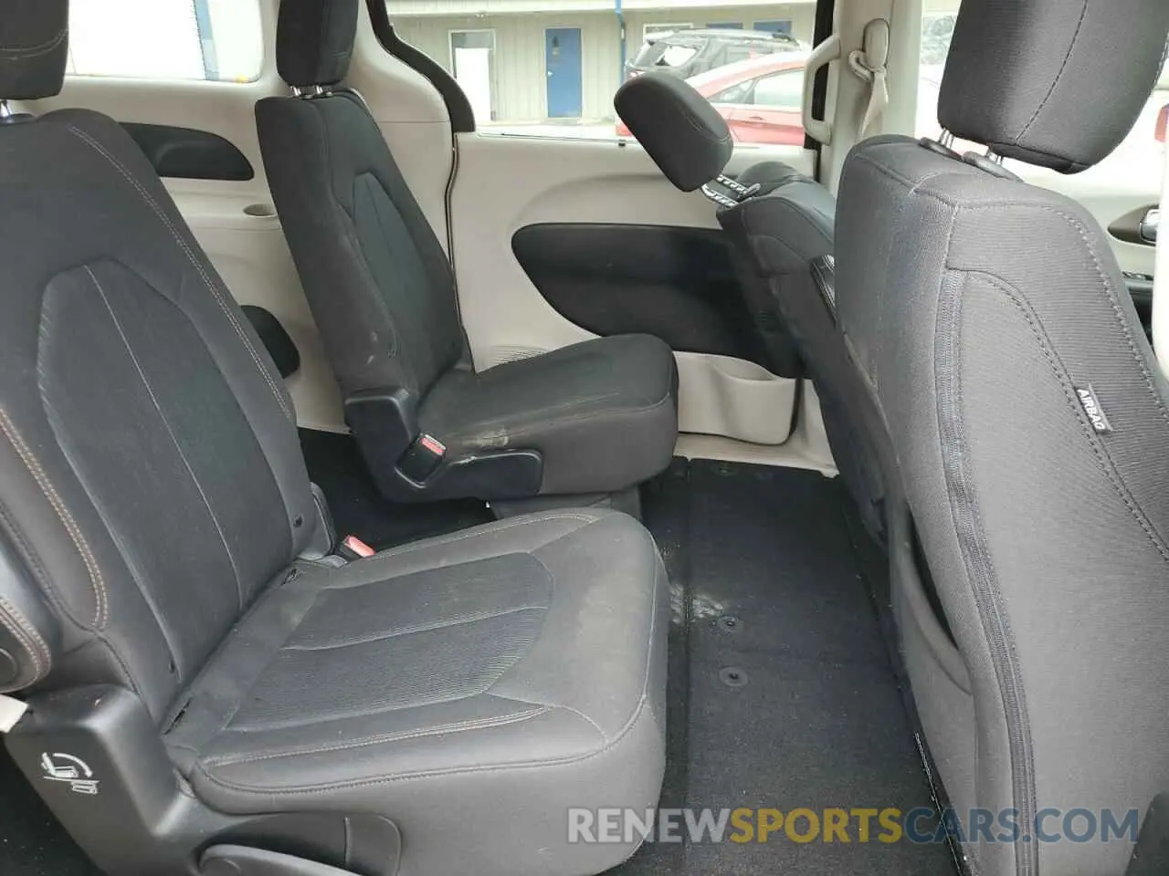 12 Фотография поврежденного автомобиля 2C4RC1FG0KR587978 CHRYSLER PACIFICA 2019