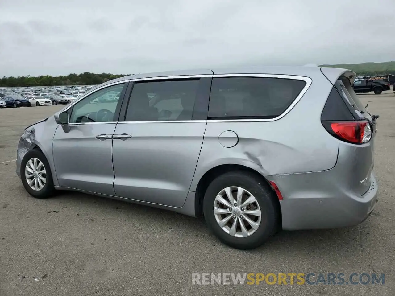 2 Photograph of a damaged car 2C4RC1FG0KR610496 CHRYSLER PACIFICA 2019