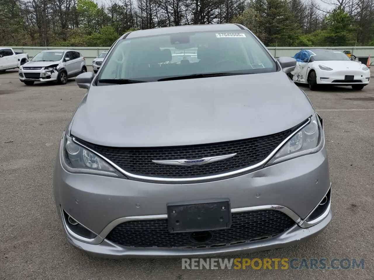 5 Photograph of a damaged car 2C4RC1FG0KR610496 CHRYSLER PACIFICA 2019