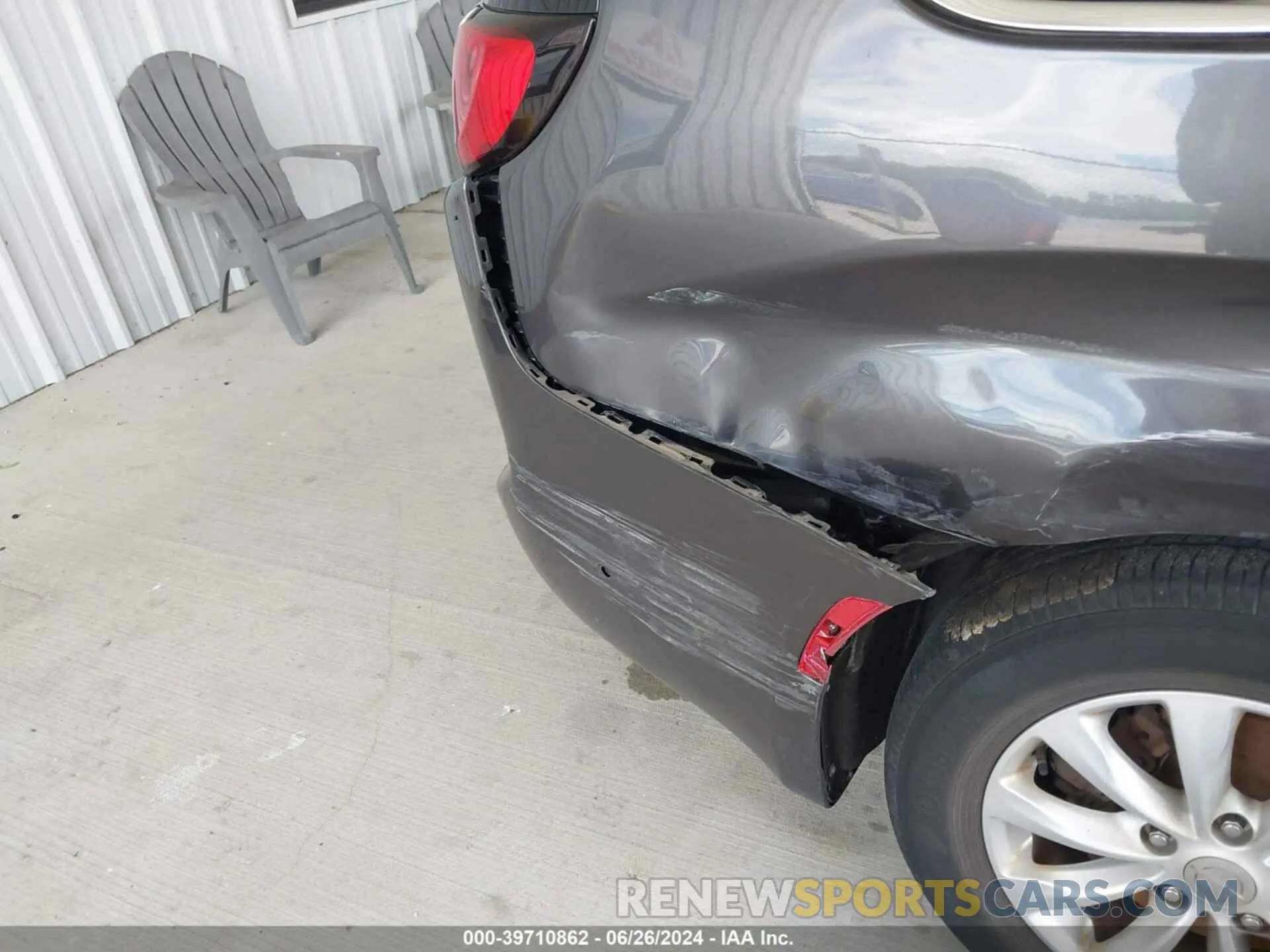 6 Photograph of a damaged car 2C4RC1FG1KR528857 CHRYSLER PACIFICA 2019
