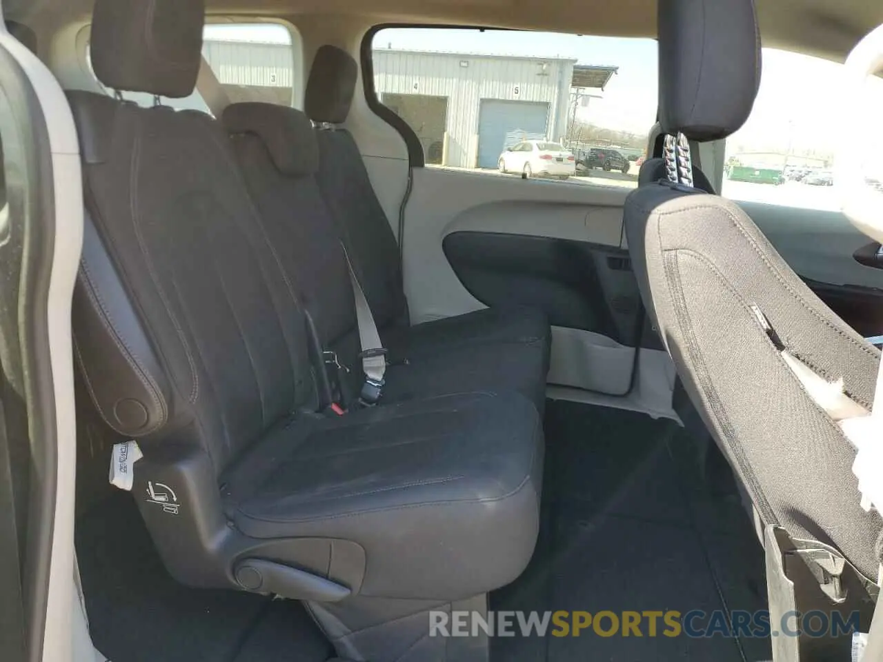 11 Фотография поврежденного автомобиля 2C4RC1FG1KR629946 CHRYSLER PACIFICA 2019