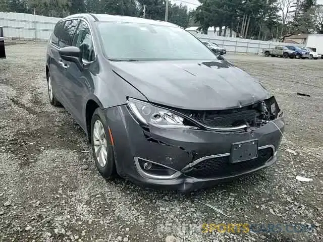 11 Photograph of a damaged car 2C4RC1FG2KR506477 CHRYSLER PACIFICA 2019