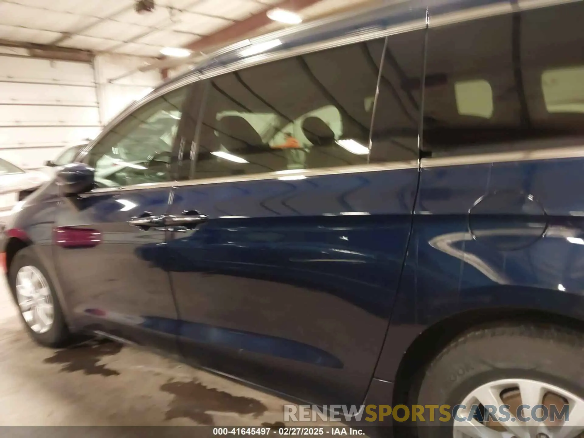 14 Photograph of a damaged car 2C4RC1FG3KR556322 CHRYSLER PACIFICA 2019