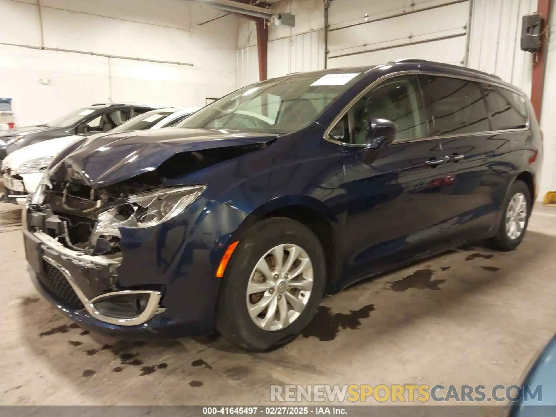 2 Photograph of a damaged car 2C4RC1FG3KR556322 CHRYSLER PACIFICA 2019