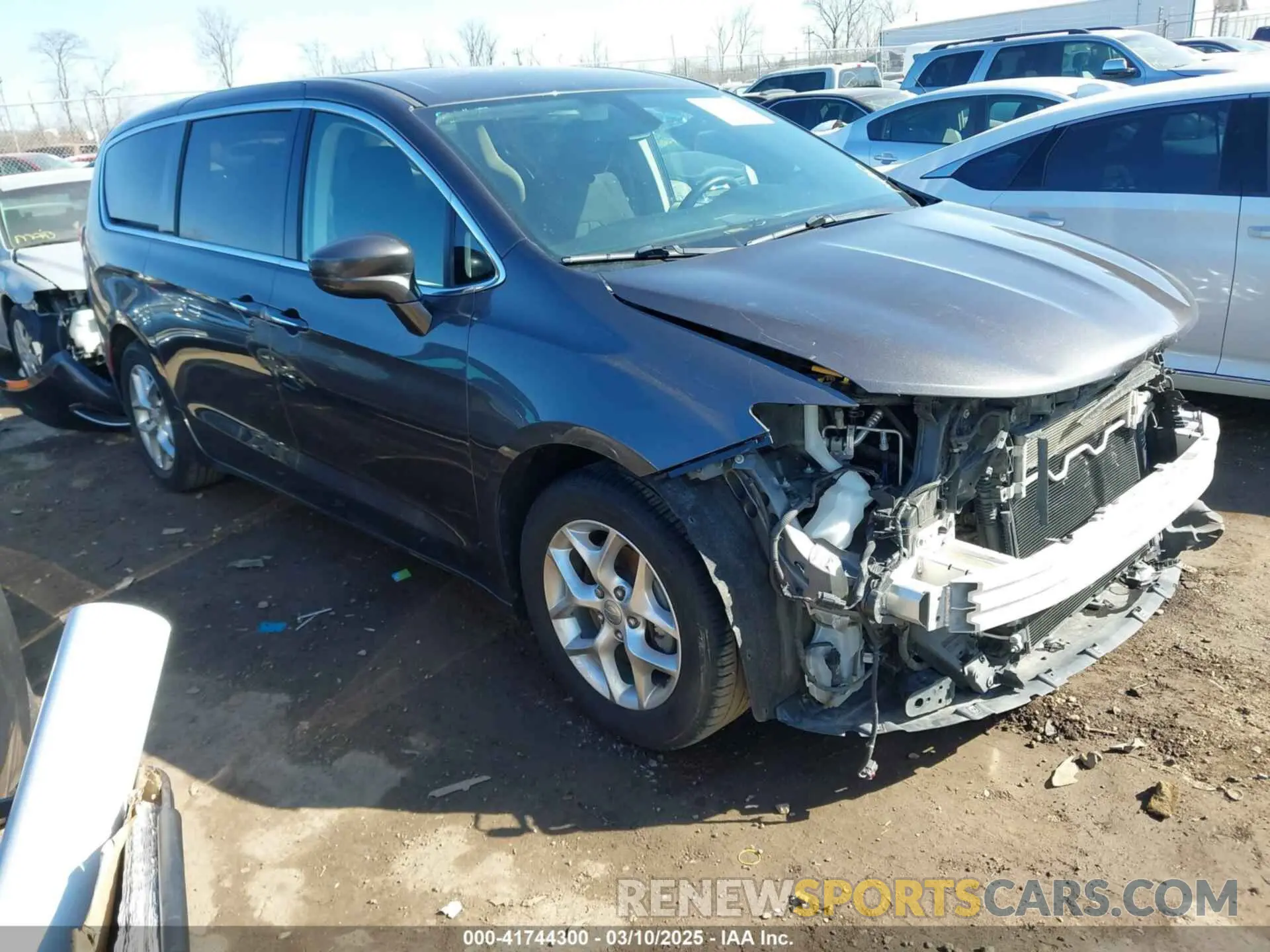1 Photograph of a damaged car 2C4RC1FG3KR708986 CHRYSLER PACIFICA 2019