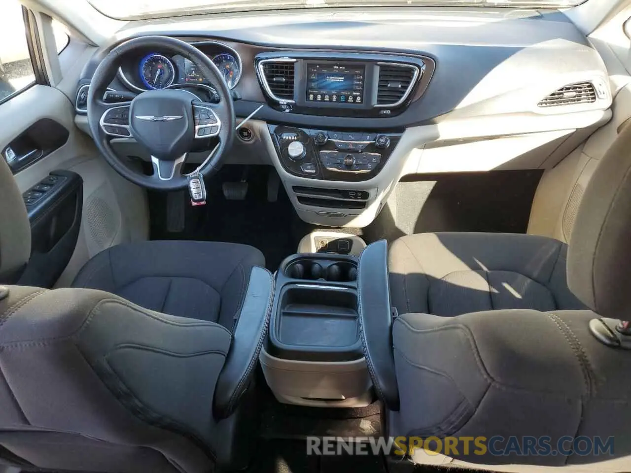8 Фотография поврежденного автомобиля 2C4RC1FG4KR639628 CHRYSLER PACIFICA 2019