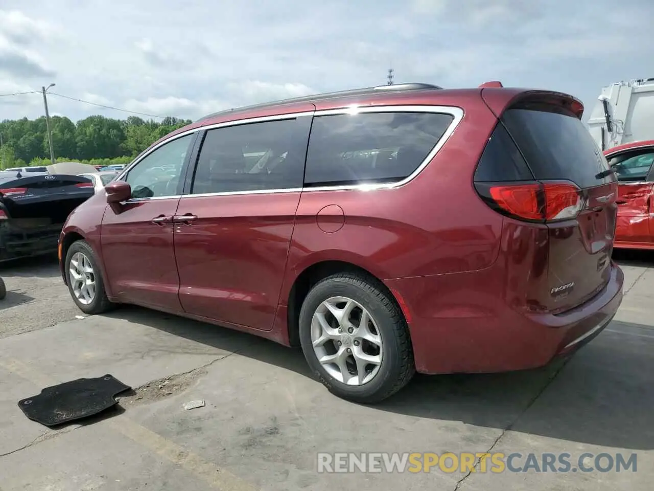 2 Photograph of a damaged car 2C4RC1FG5KR605035 CHRYSLER PACIFICA 2019