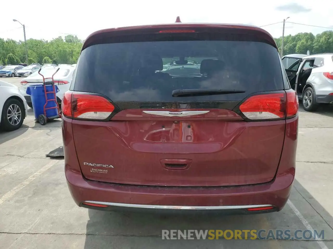 6 Photograph of a damaged car 2C4RC1FG5KR605035 CHRYSLER PACIFICA 2019