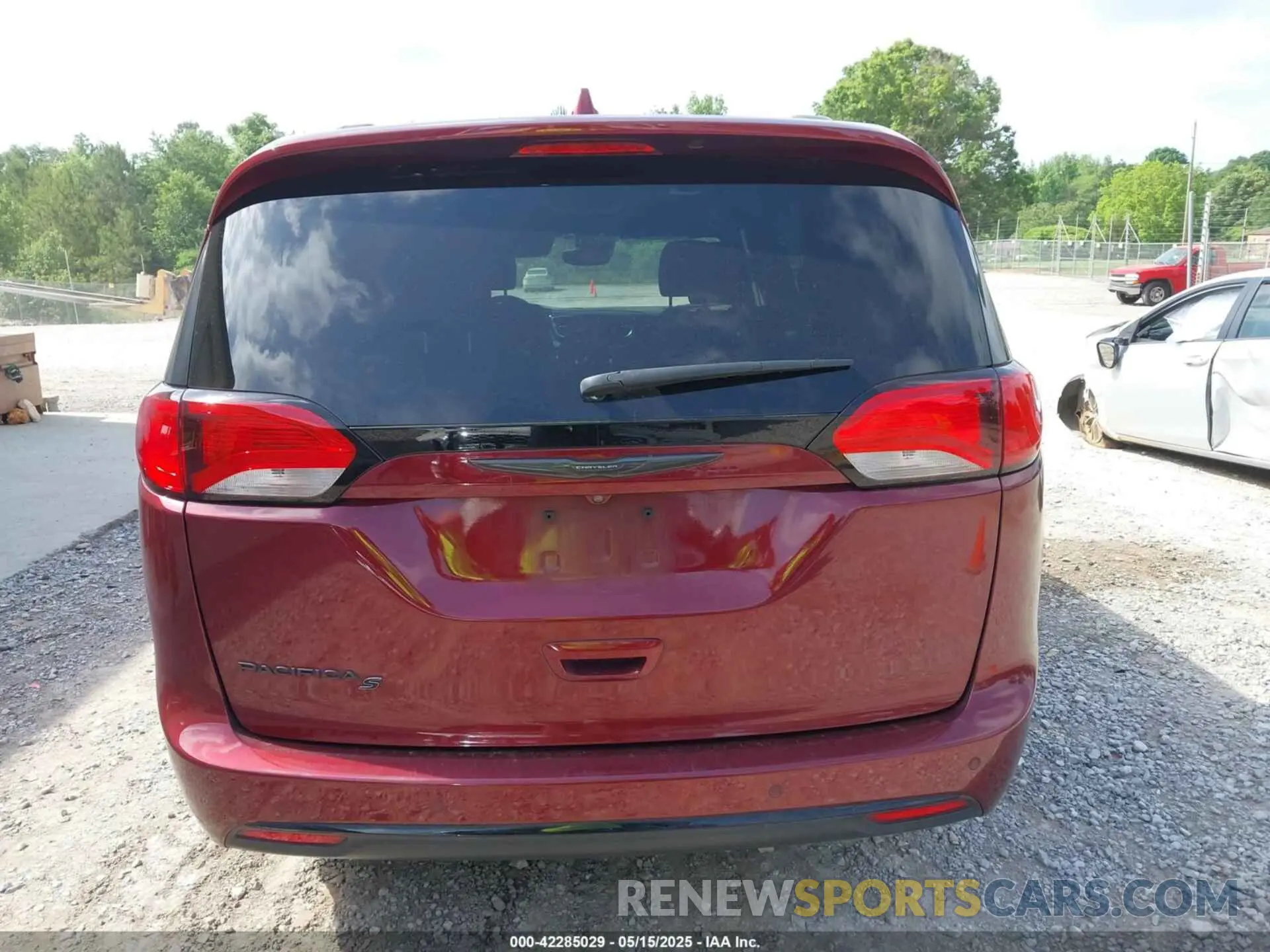 16 Фотография поврежденного автомобиля 2C4RC1FG6KR532127 CHRYSLER PACIFICA 2019