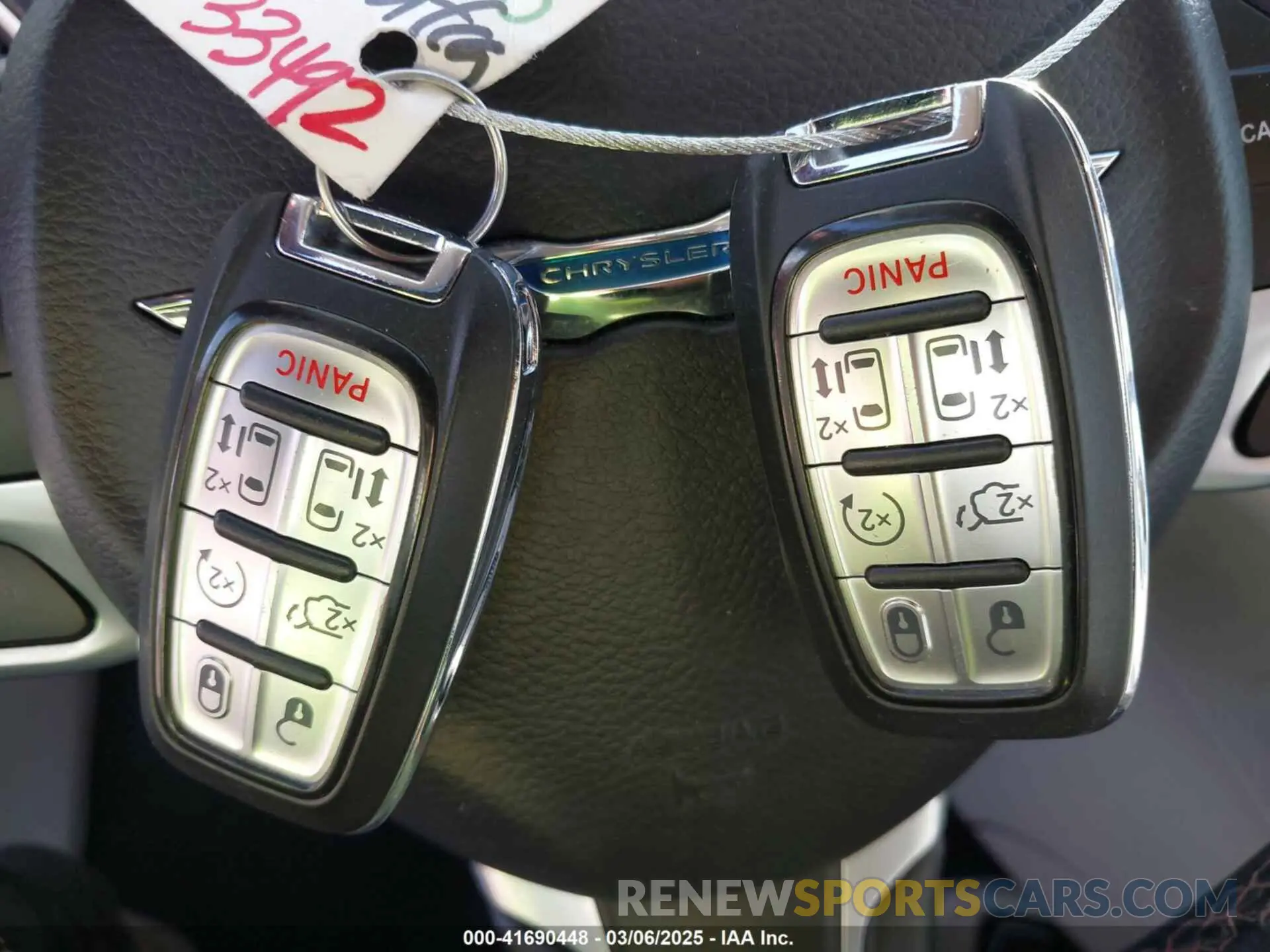11 Фотография поврежденного автомобиля 2C4RC1FG6KR669150 CHRYSLER PACIFICA 2019