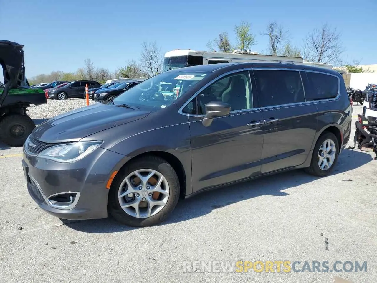 1 Photograph of a damaged car 2C4RC1FG7KR576086 CHRYSLER PACIFICA 2019