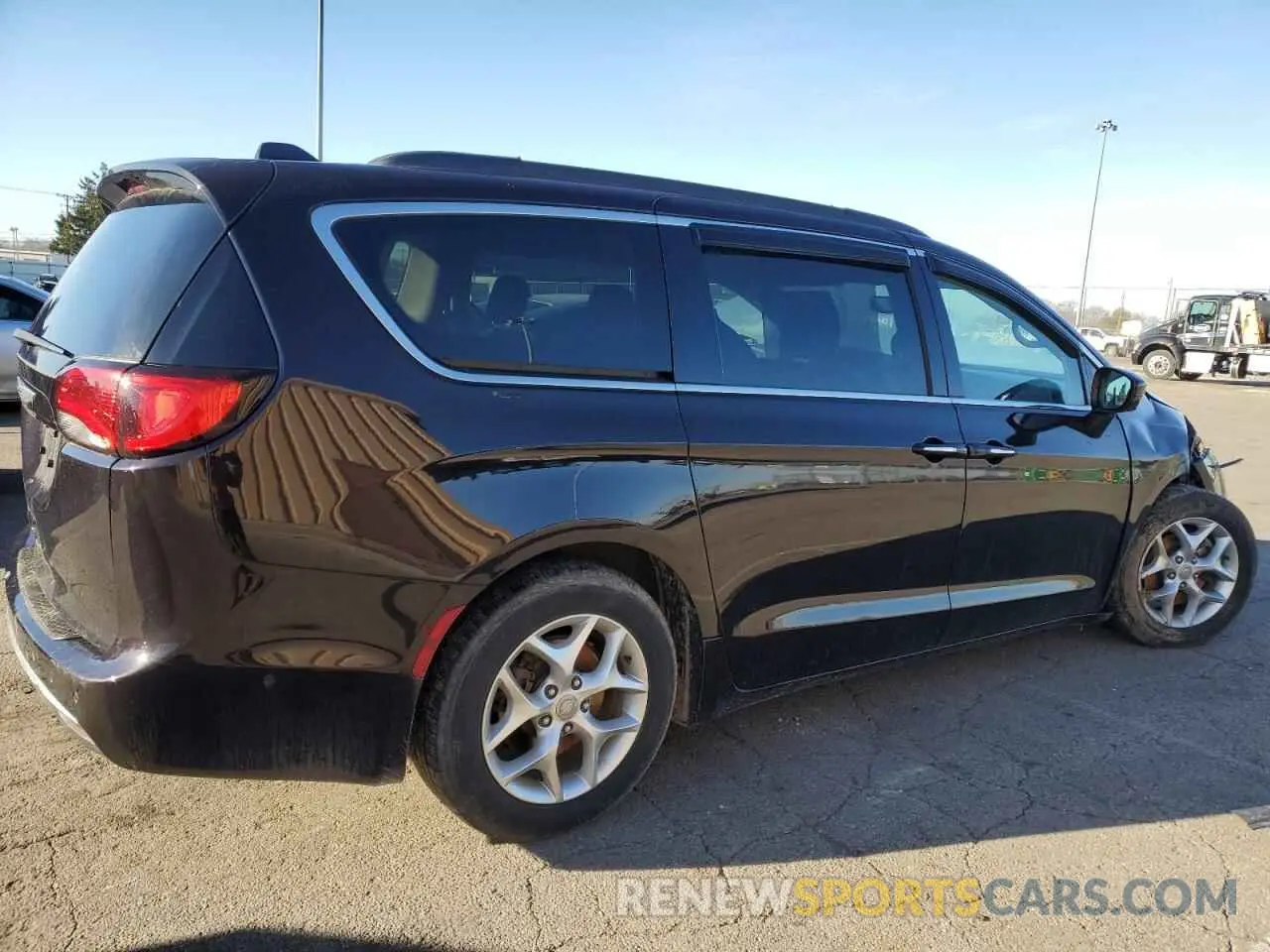 3 Фотография поврежденного автомобиля 2C4RC1FG8KR525471 CHRYSLER PACIFICA 2019