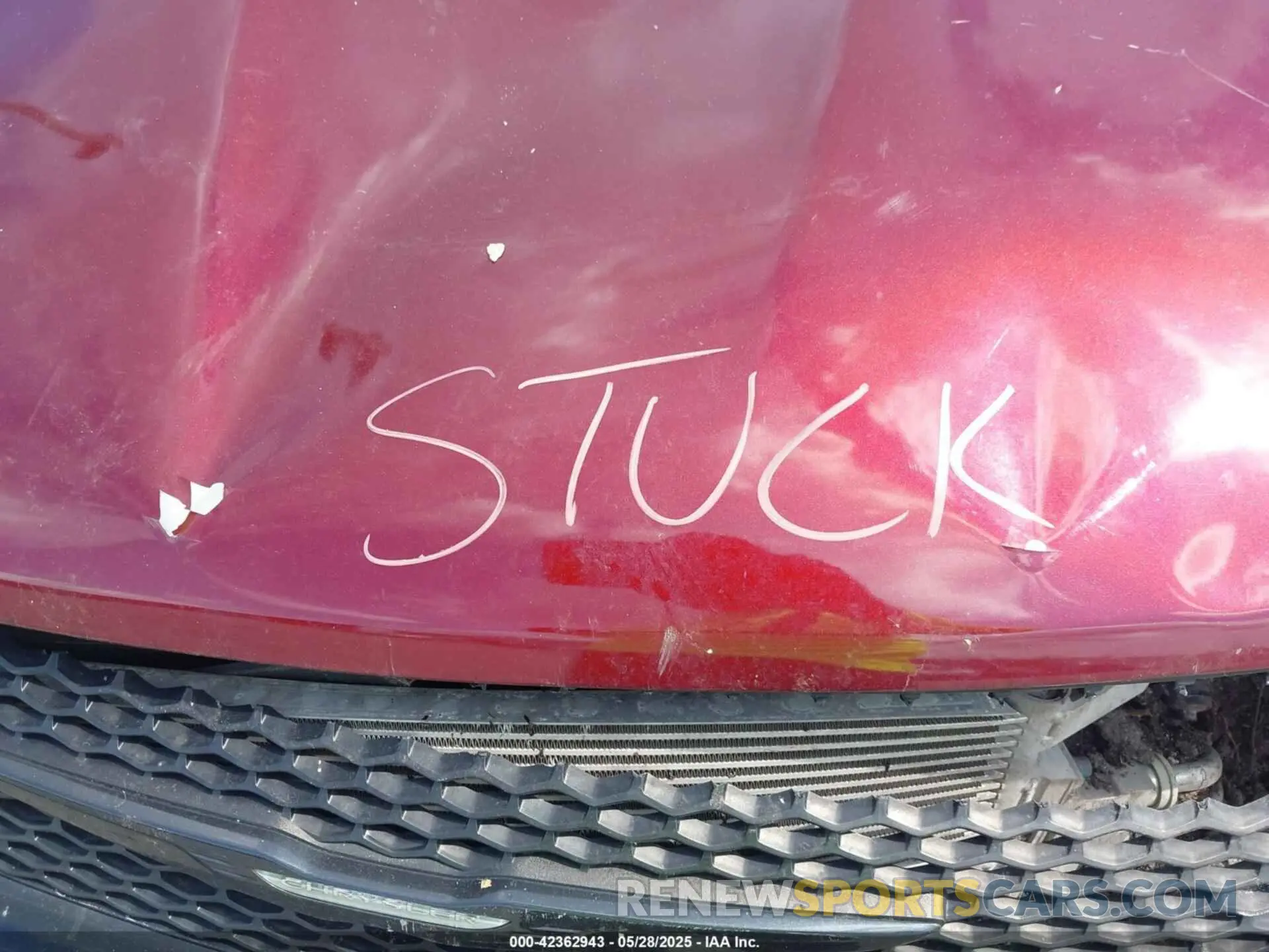 10 Photograph of a damaged car 2C4RC1FG8KR613842 CHRYSLER PACIFICA 2019