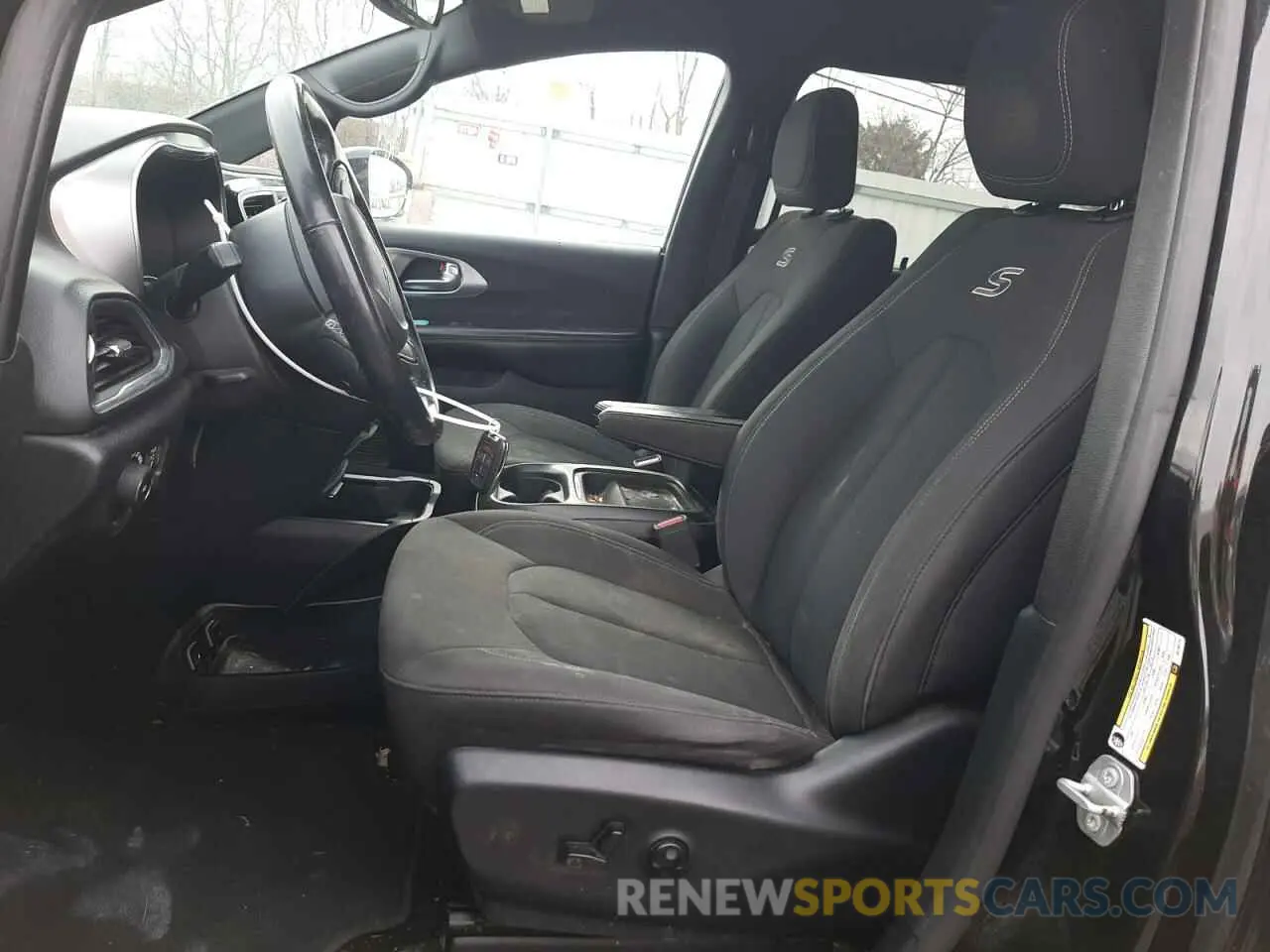 7 Photograph of a damaged car 2C4RC1FG8KR706179 CHRYSLER PACIFICA 2019