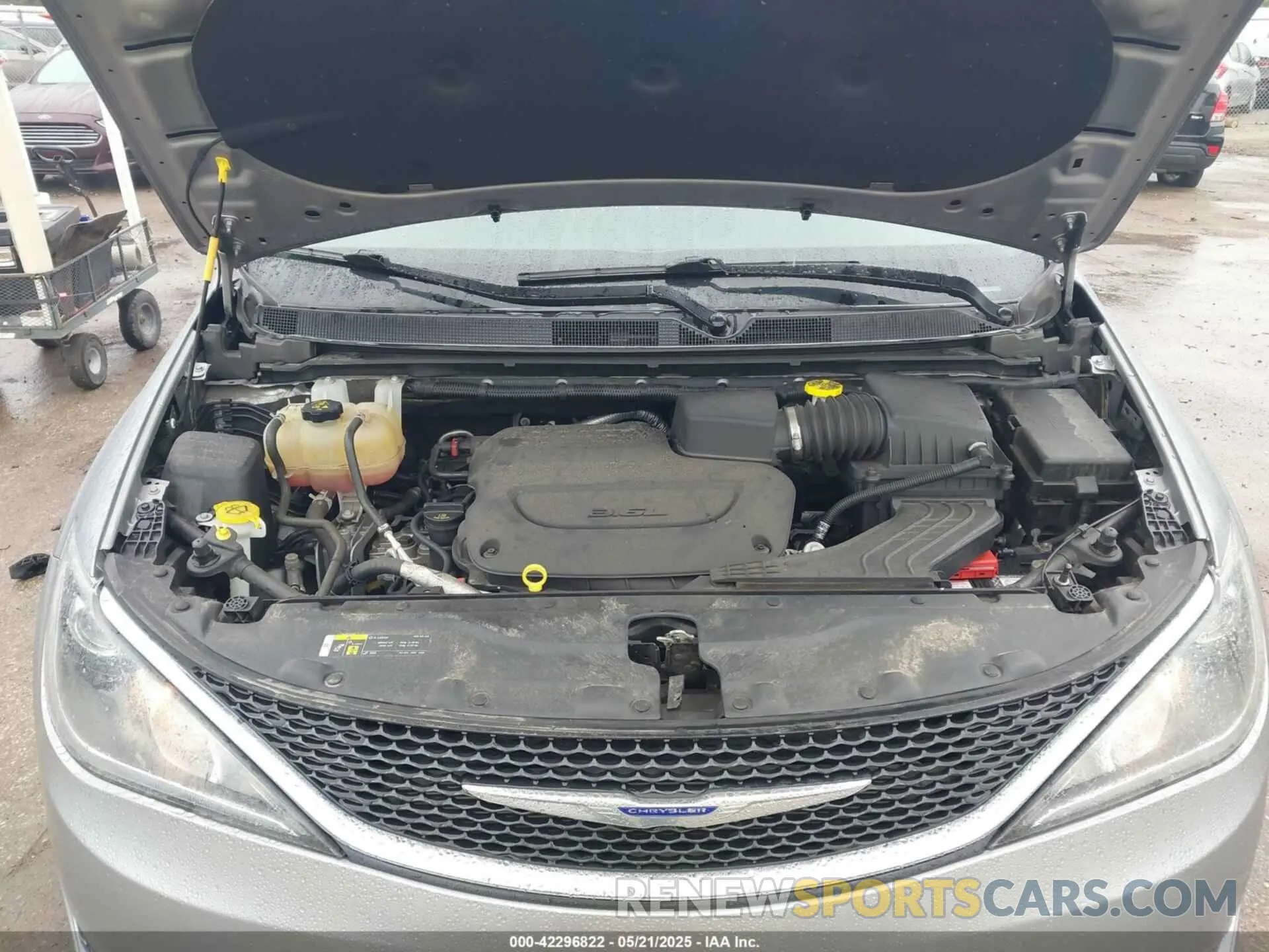 10 Фотография поврежденного автомобиля 2C4RC1FG9KR629550 CHRYSLER PACIFICA 2019