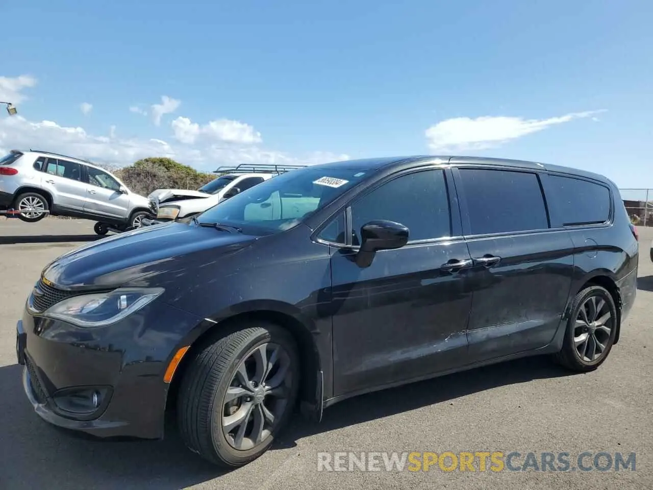 1 Photograph of a damaged car 2C4RC1FGXKR567351 CHRYSLER PACIFICA 2019