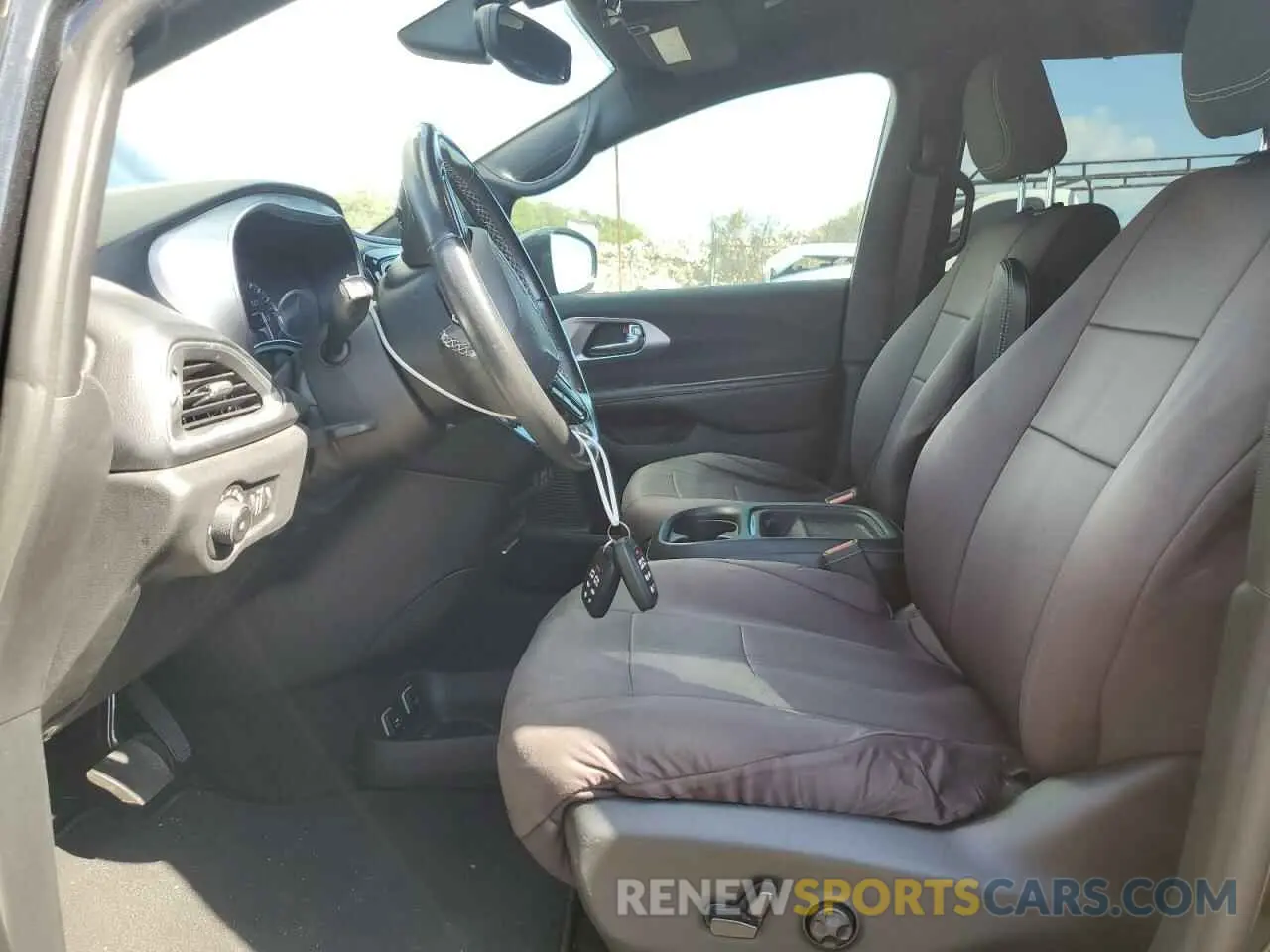 7 Photograph of a damaged car 2C4RC1FGXKR567351 CHRYSLER PACIFICA 2019
